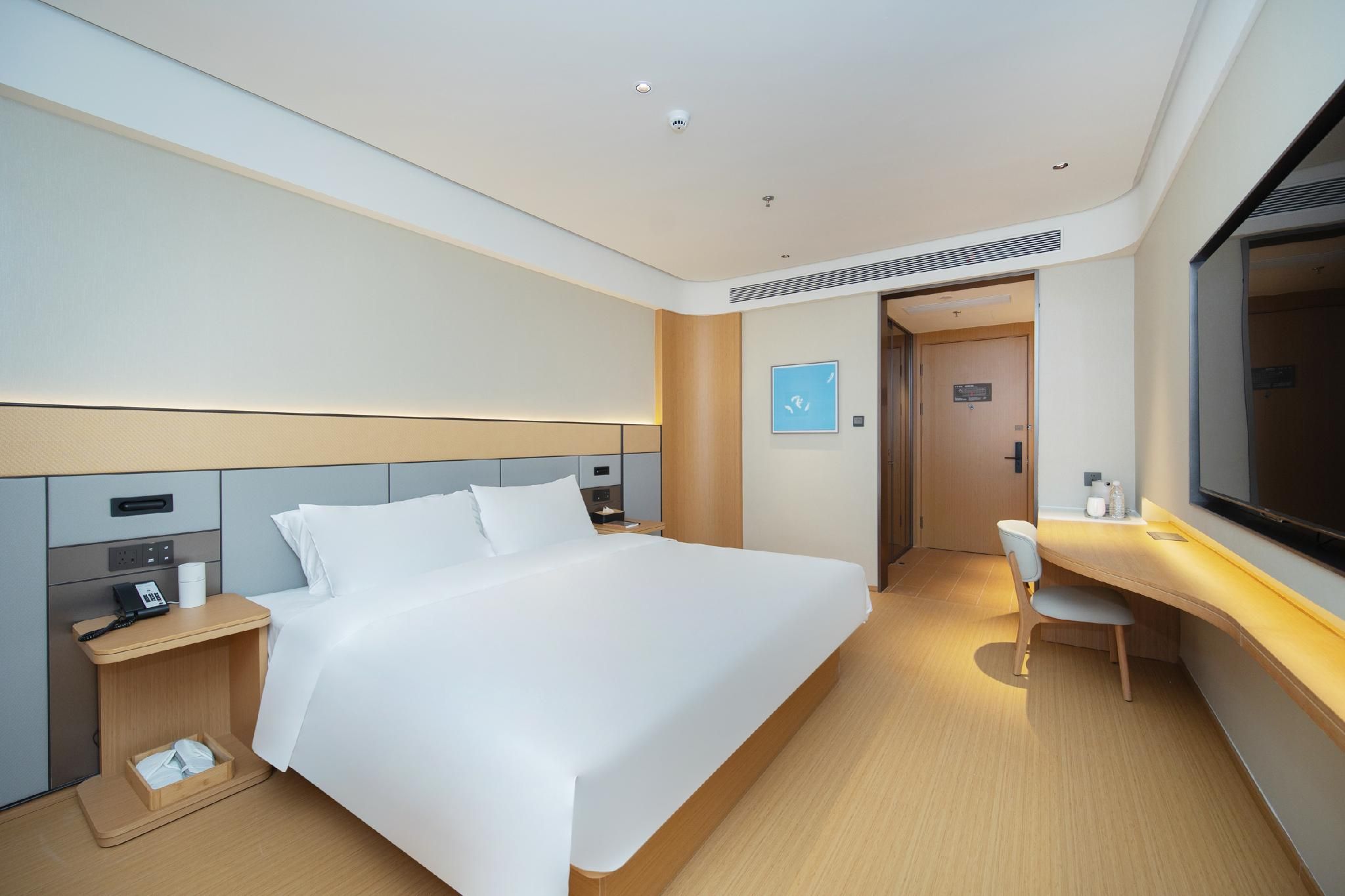 Huazhu - Deluxe Bed Room