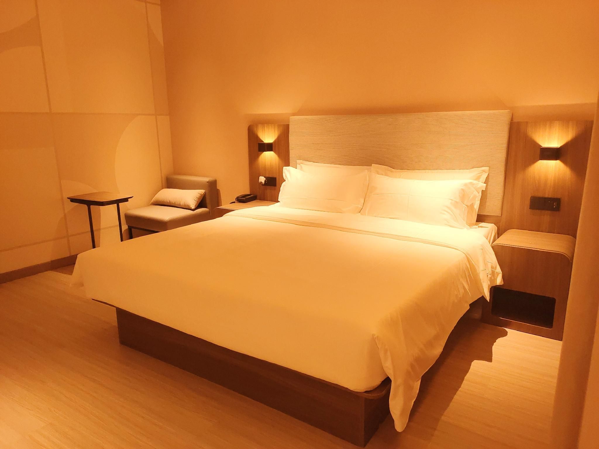 Queen Superior Room
