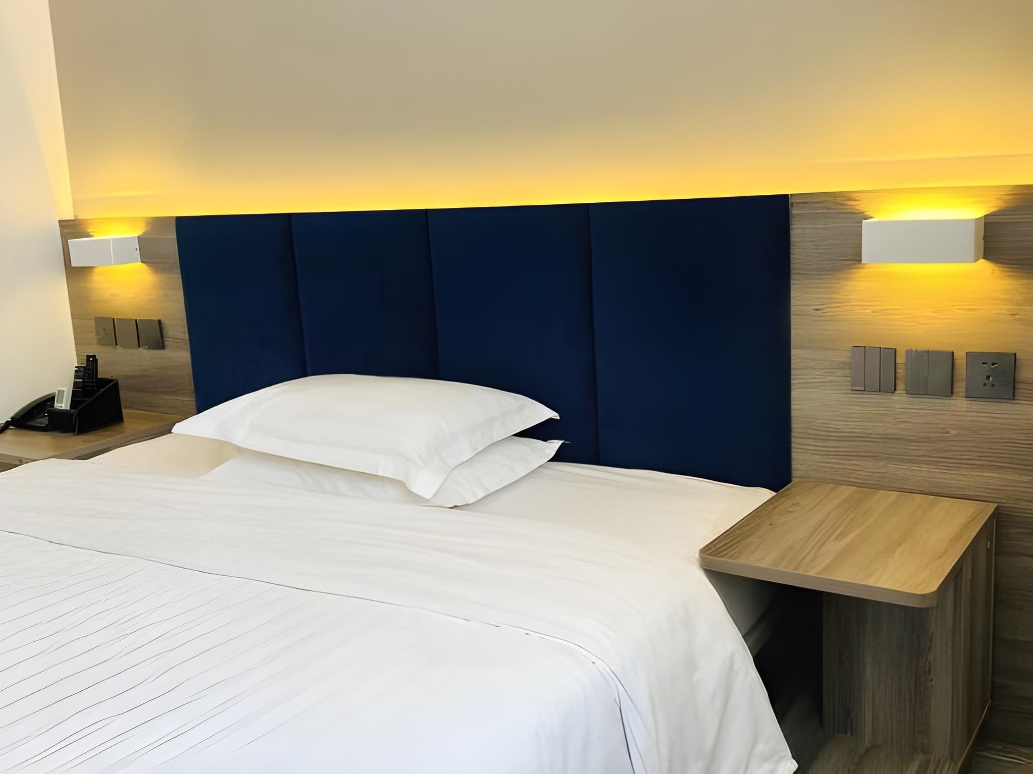 Economy Room