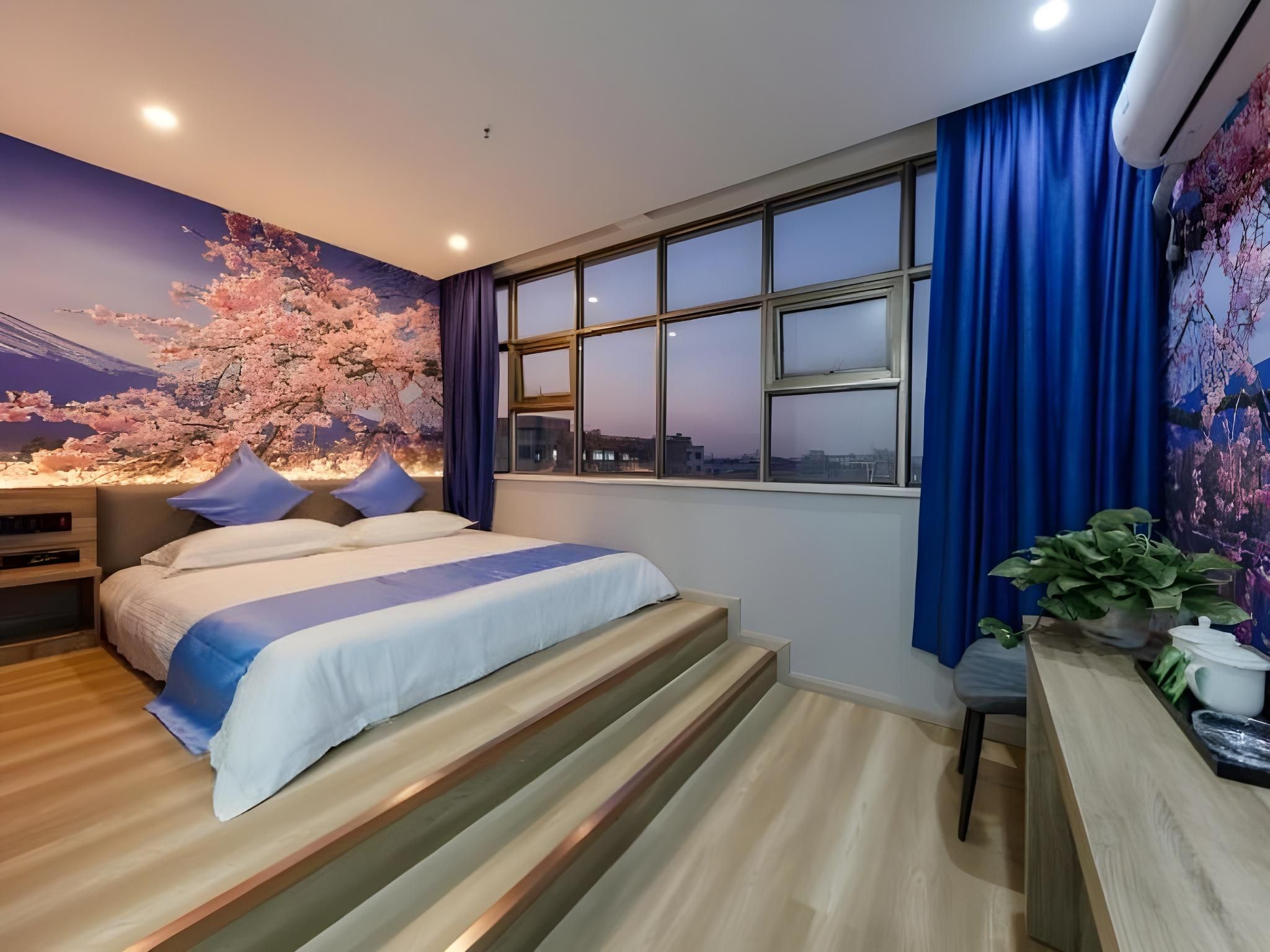 Tatami Queen Room