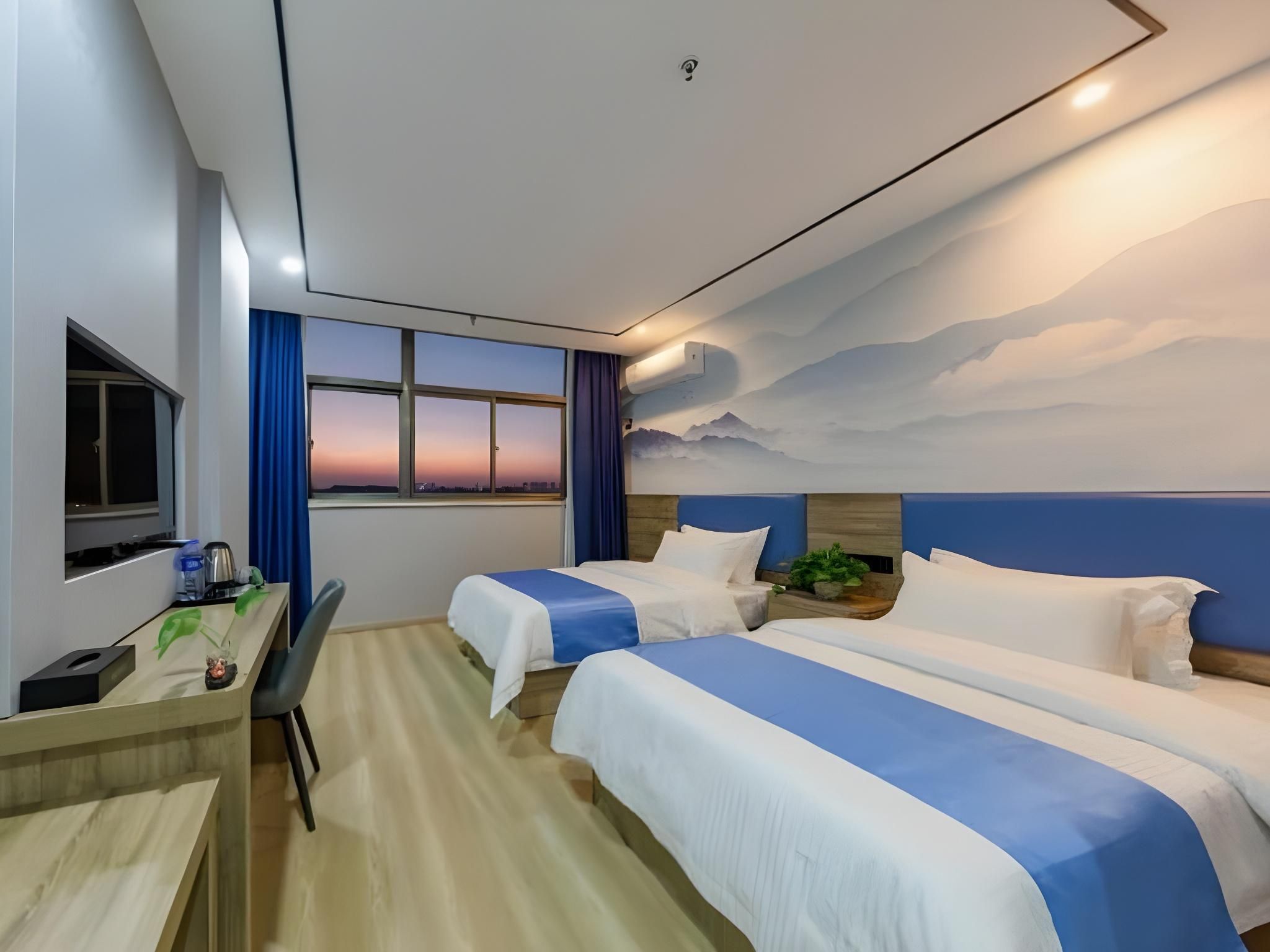 2 Bed Twin Superior Room