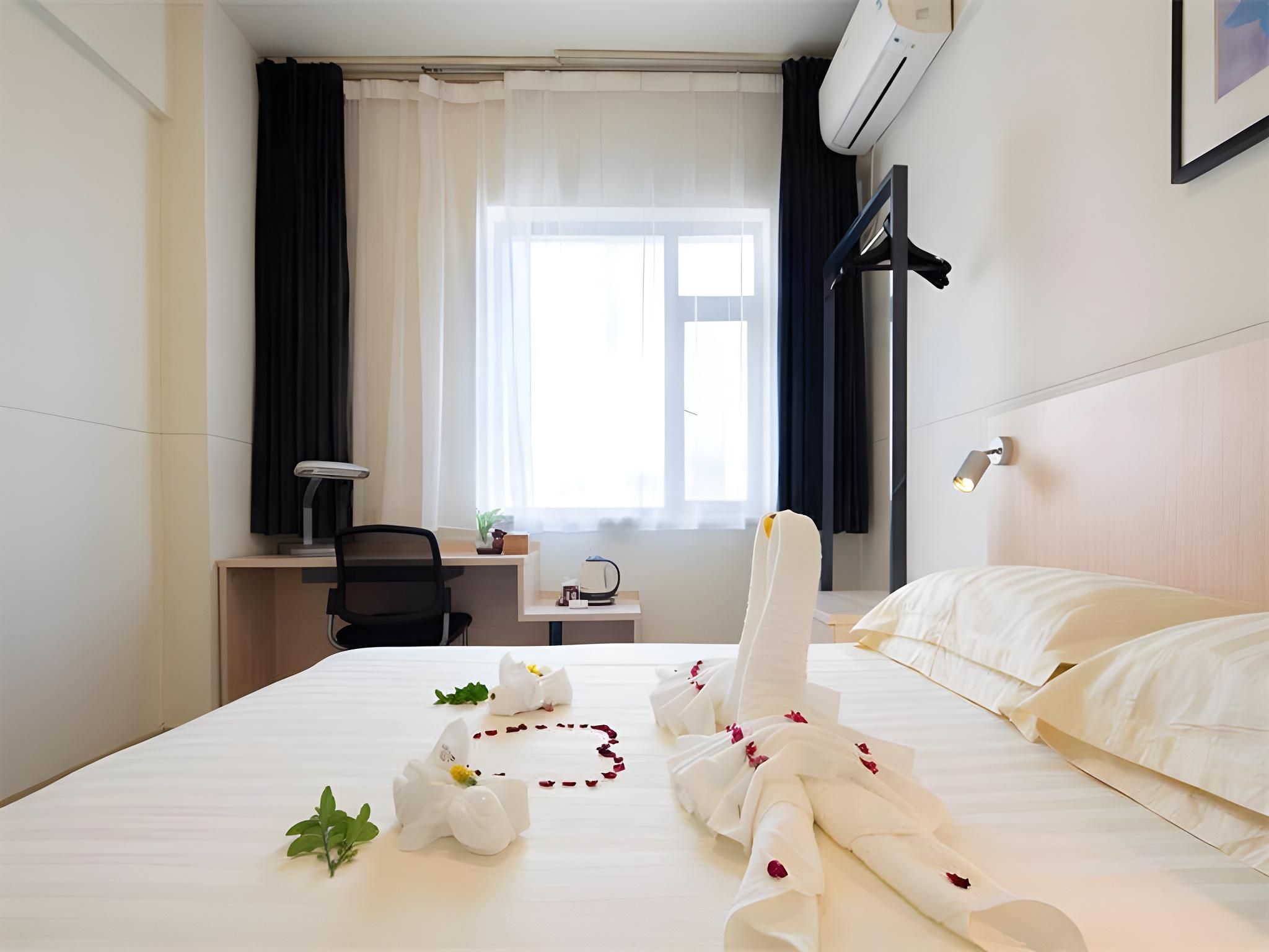 WH - Superior Bed Room