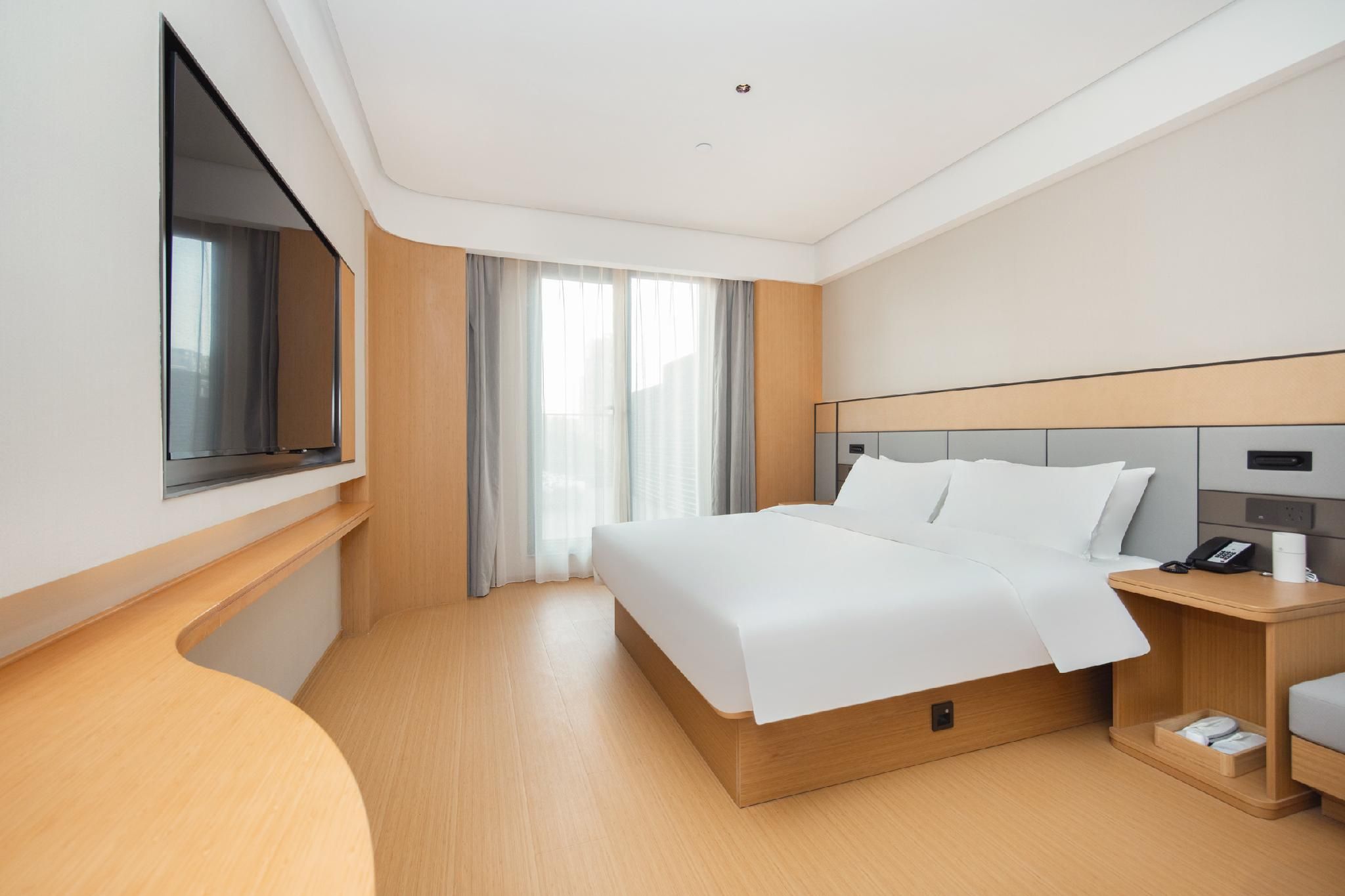Huazhu - Deluxe Bed Room
