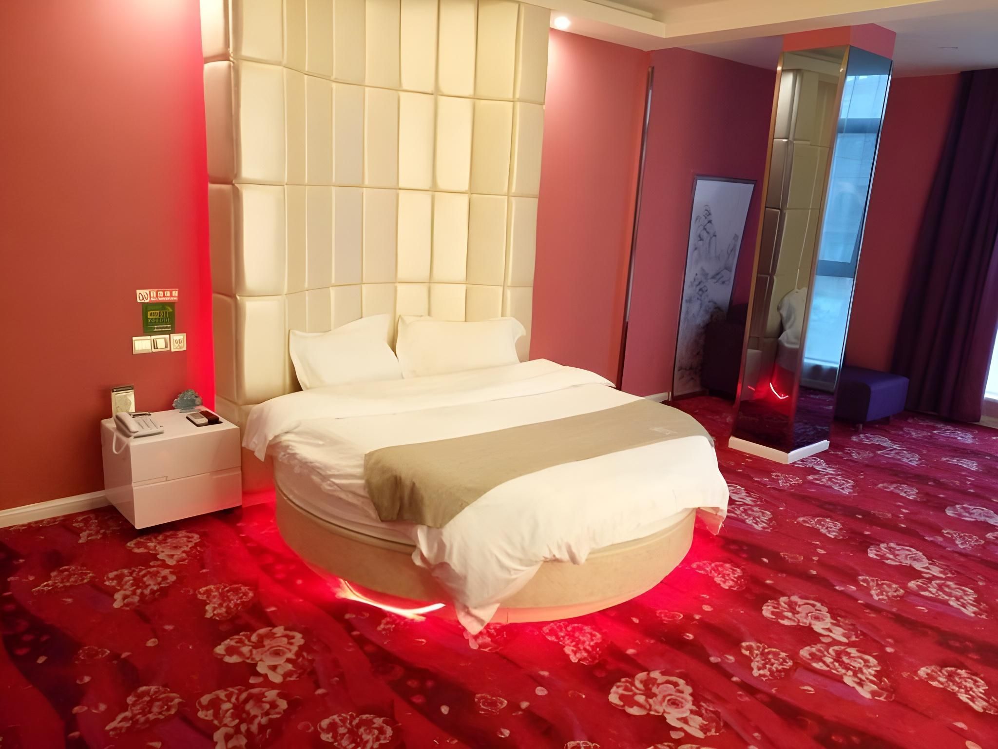 Queen Room with View