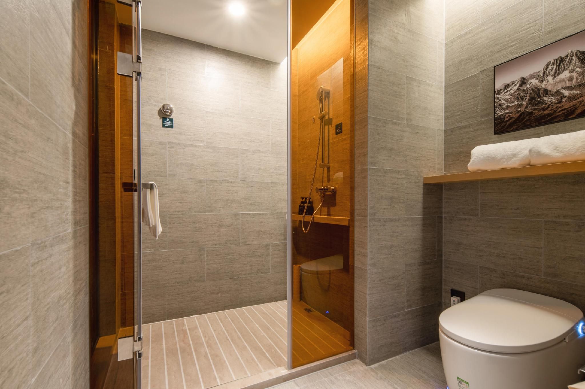 Atour Hotel Jiangyin Zhongyi Street Yaohan Department Superior 1 Queen 3