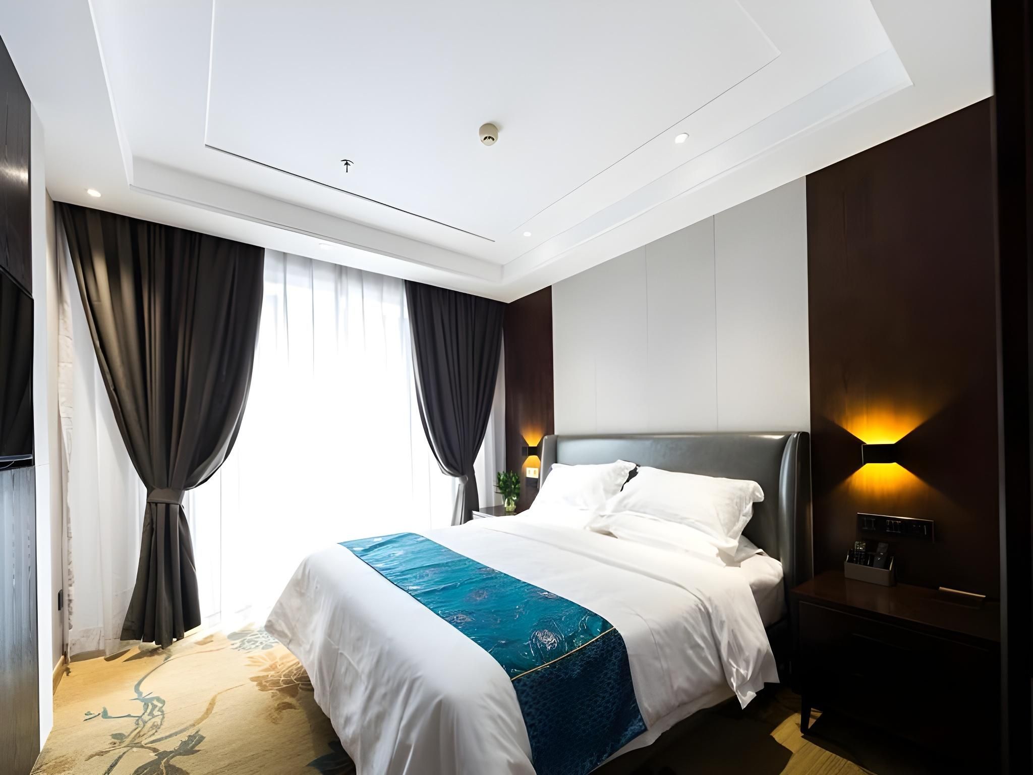 GTI - Feature Suite, Yunya Bed