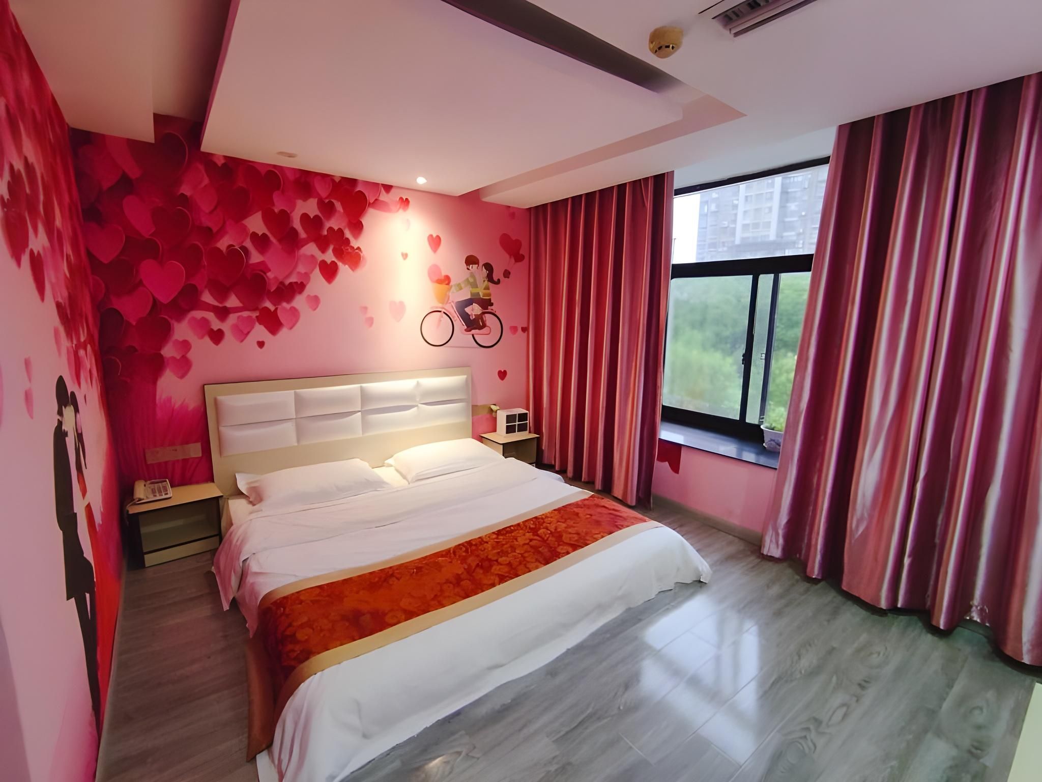 GTI - Feature 1 Bed Room, Tatami