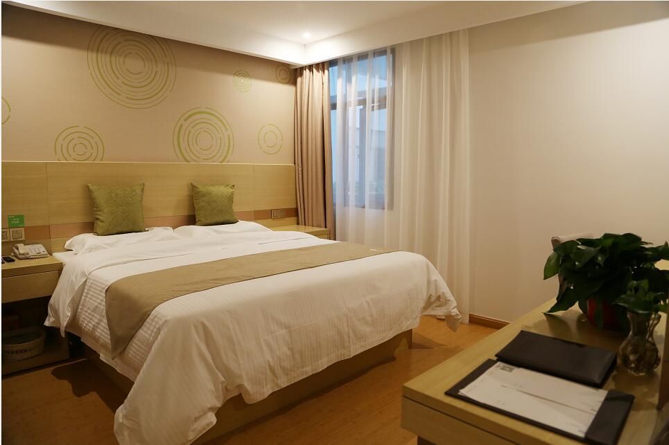 GTR - One 1.5M Bed Guest Room with Aisle window