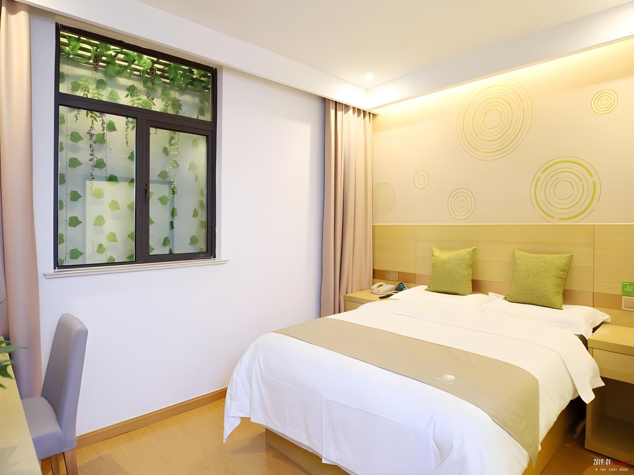 GTR - One 1.5M Bed Guest Room with Aisle window