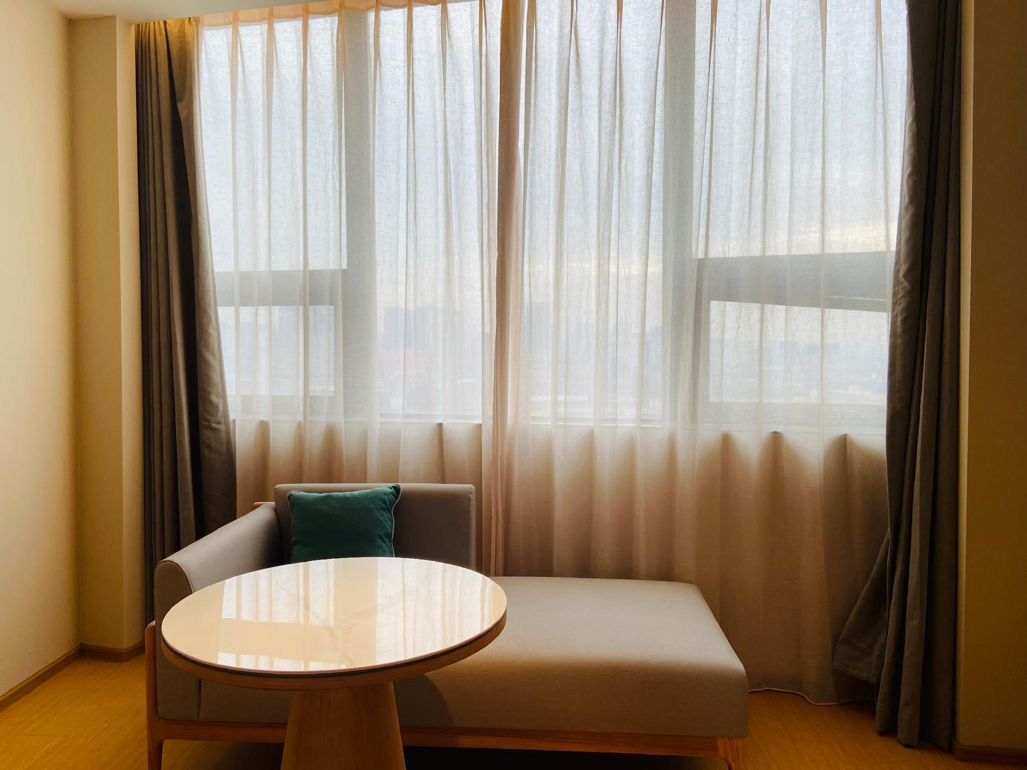 Huazhu - Room With Bed