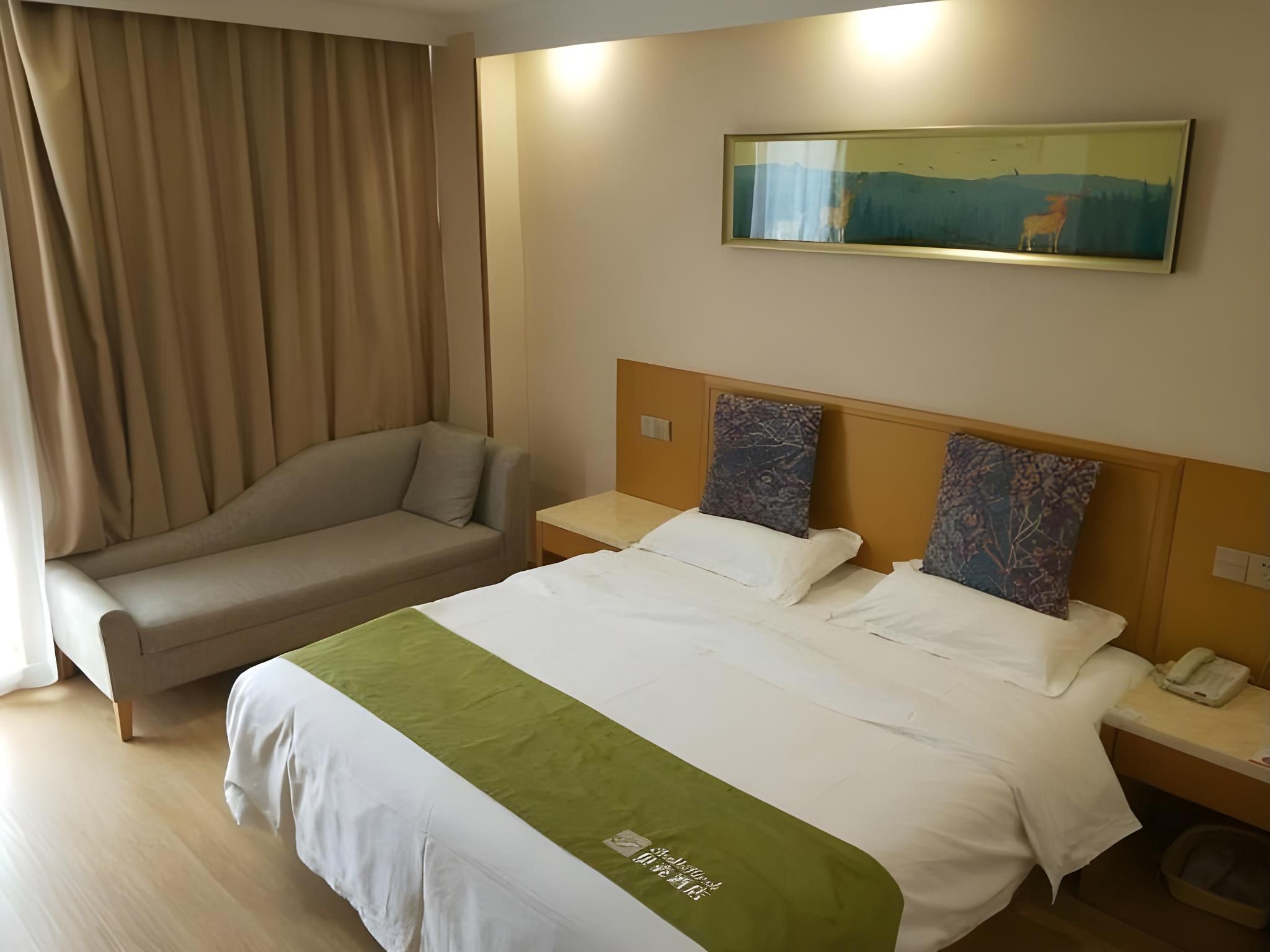 Business Queen Room