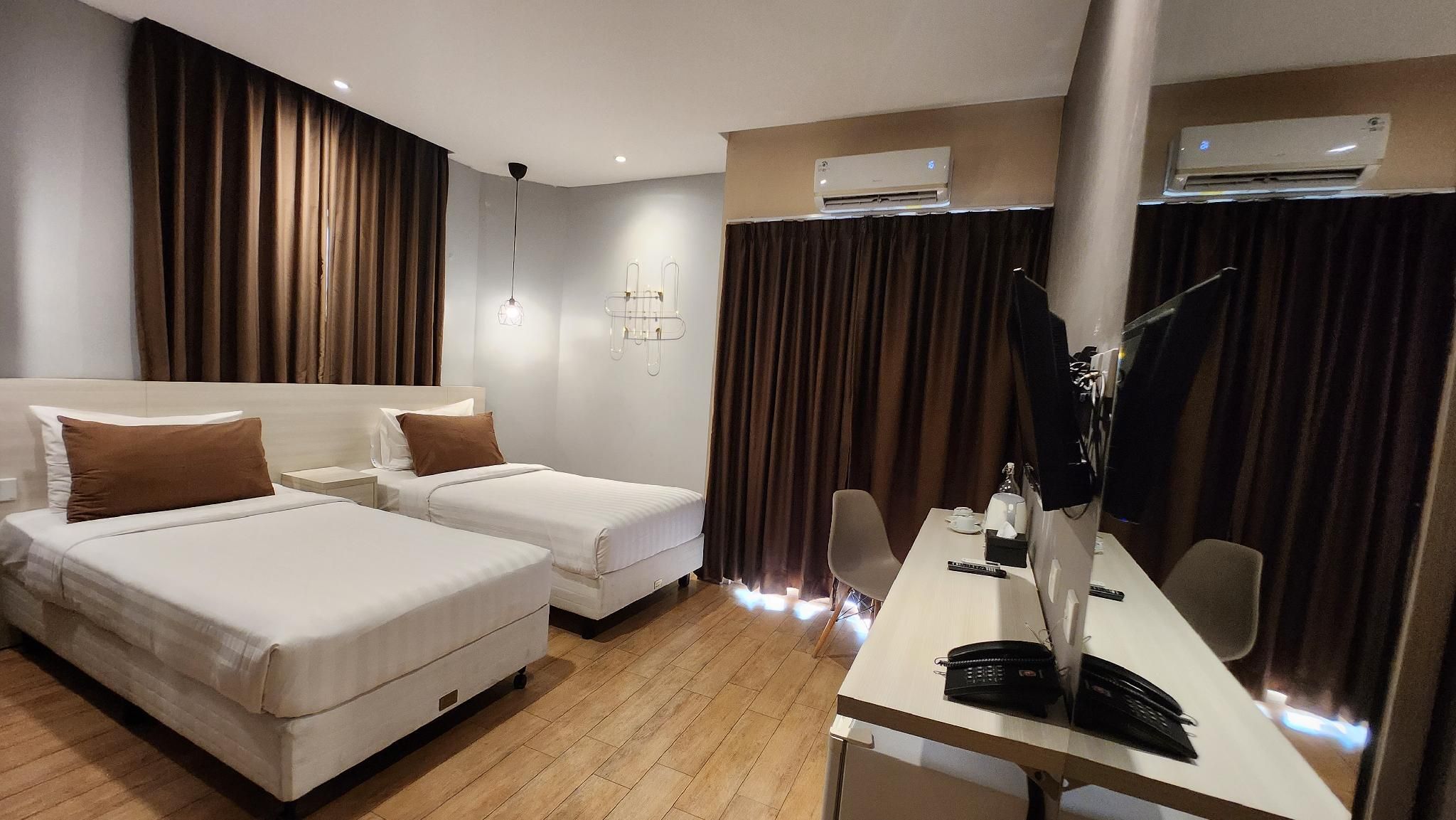 Renovated Twin Room - Non-Smoking