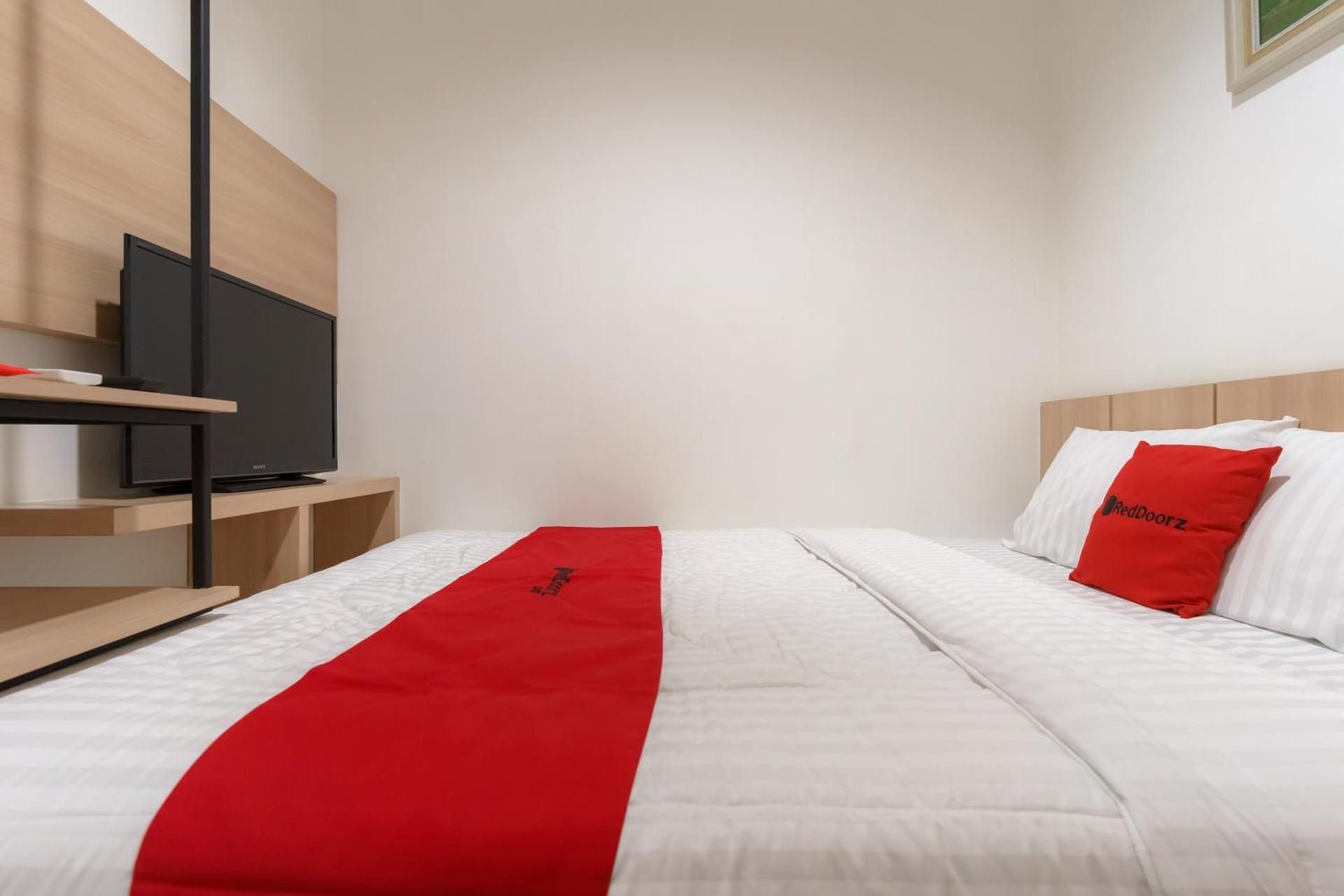 RedDoorz Room