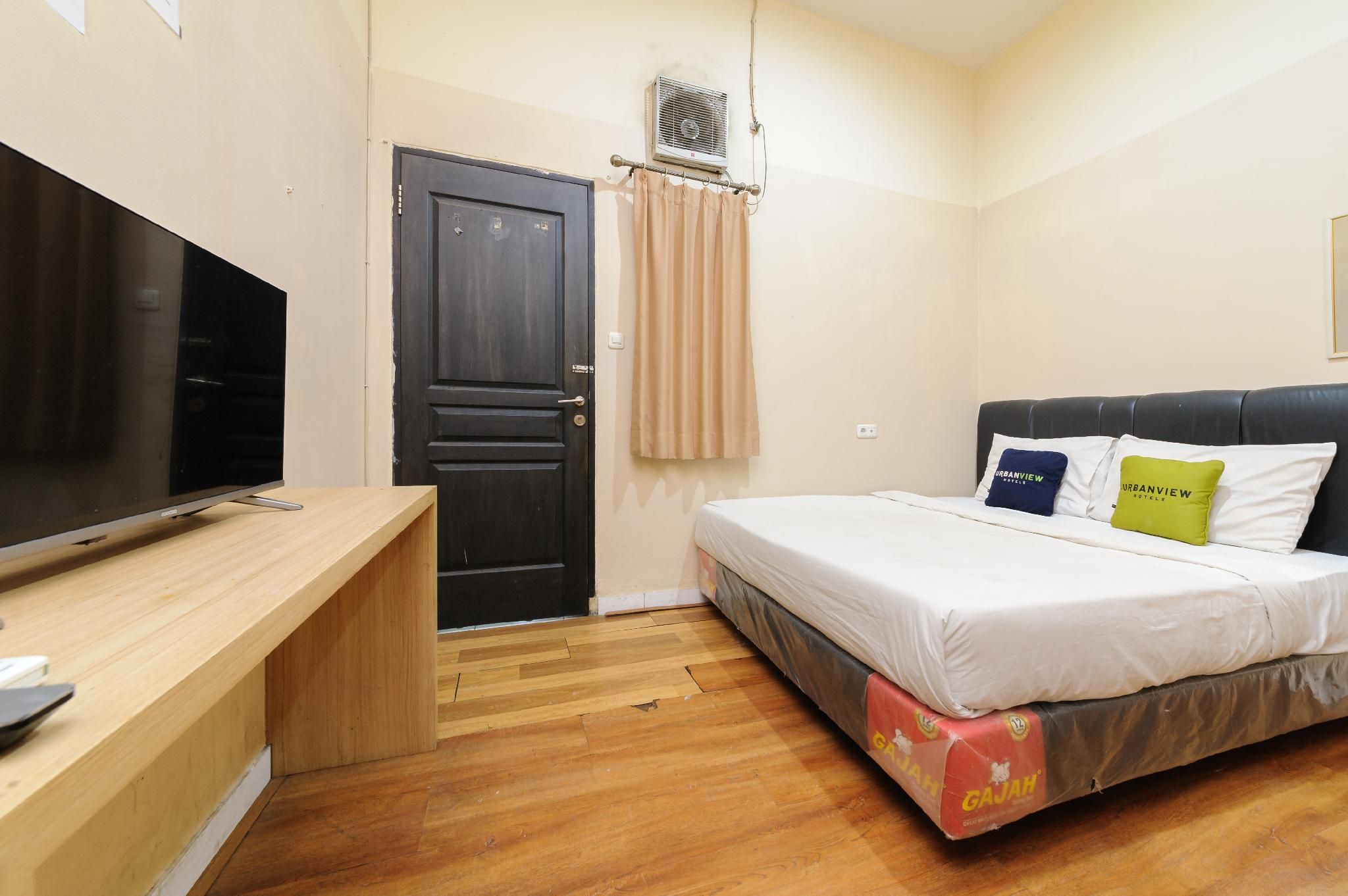 Queen Room