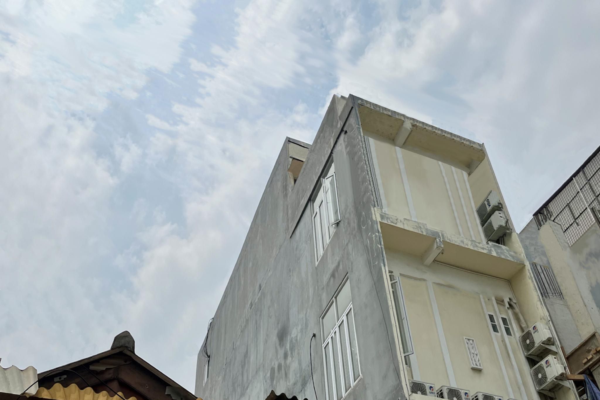 RB Residence Grogol