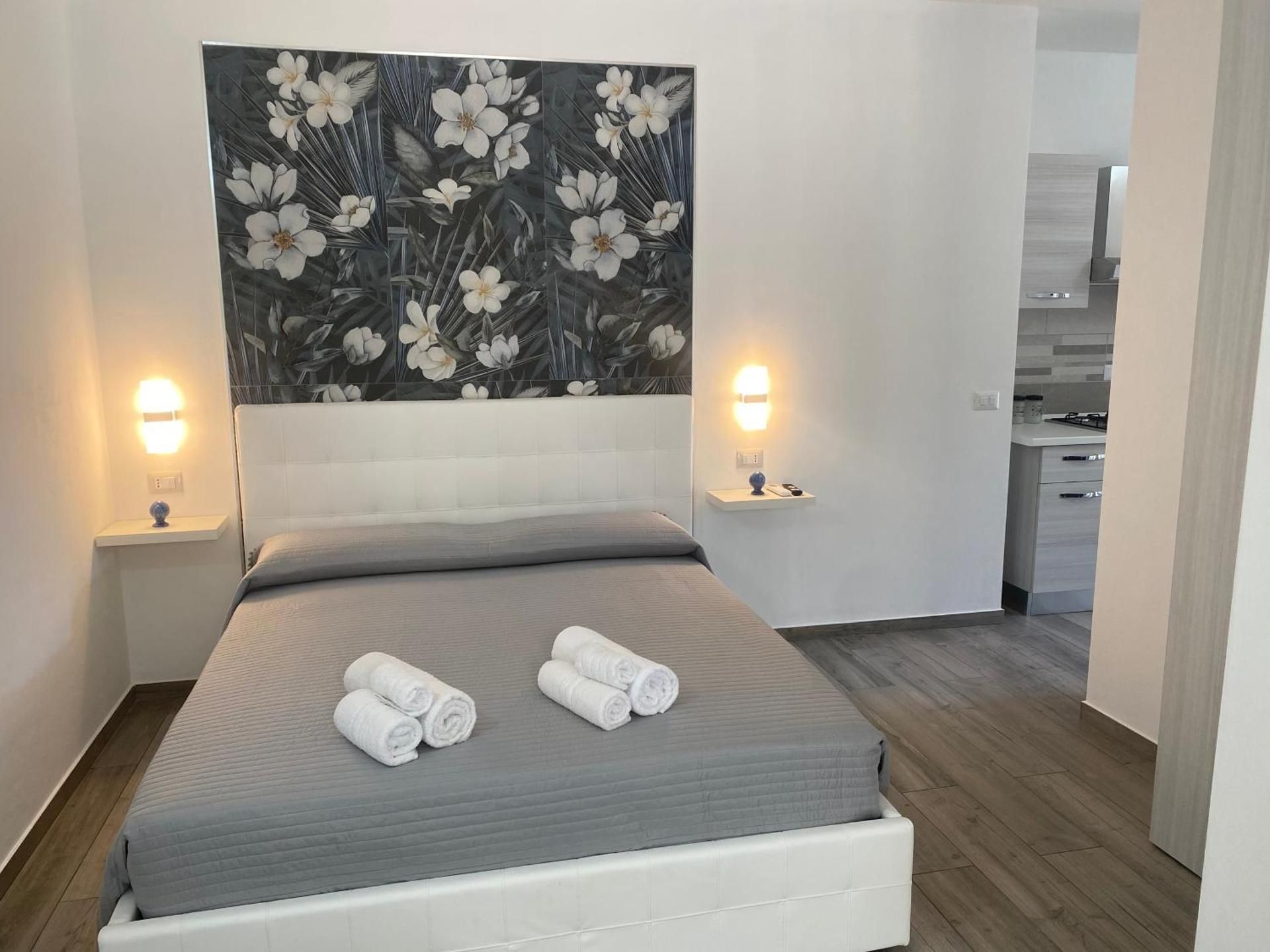 One-Bedroom Apartment with Balcony and Mountain View