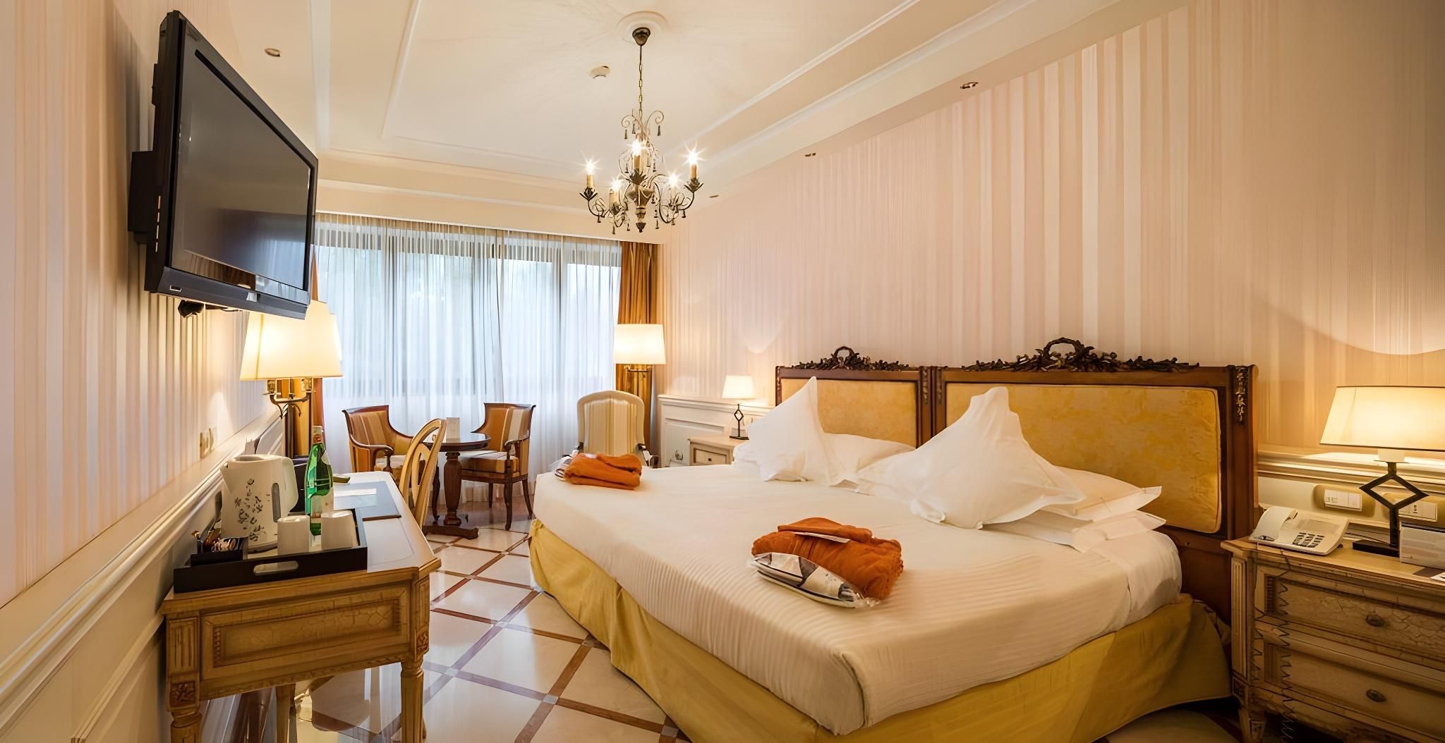 Deluxe Double or Twin Room