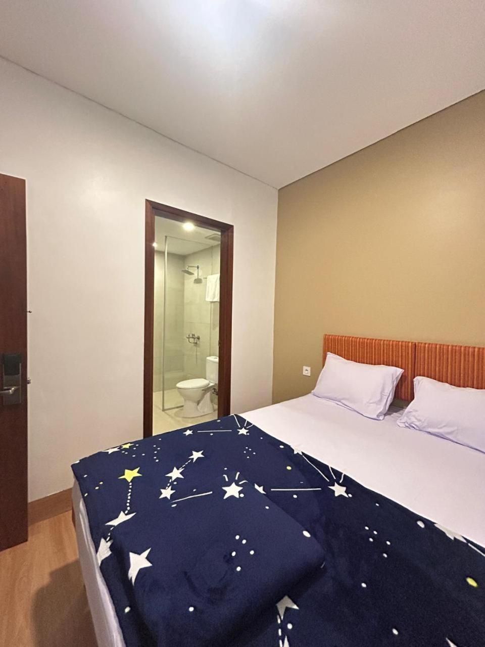 Deluxe Double Room with Shower