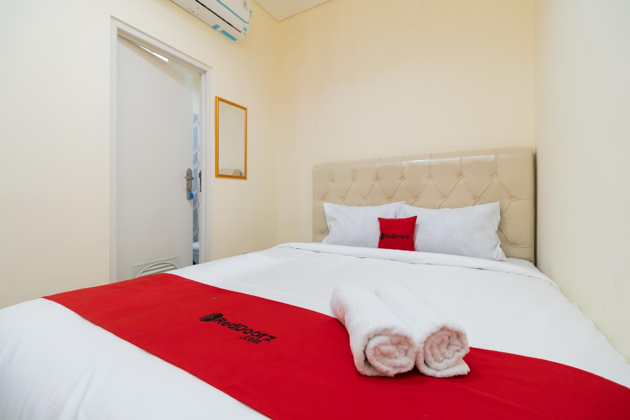 RedDoorz Room