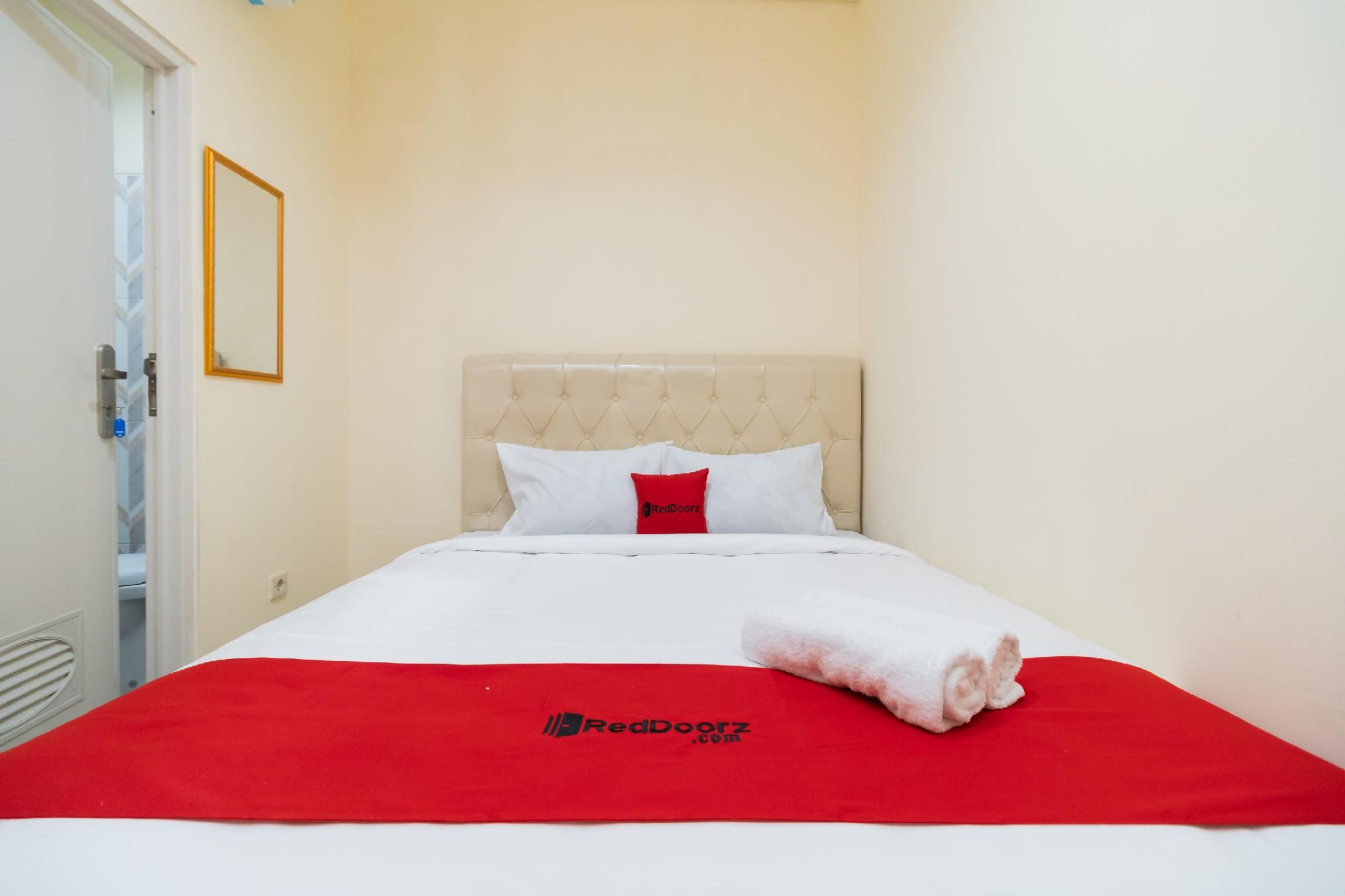 RedDoorz Room