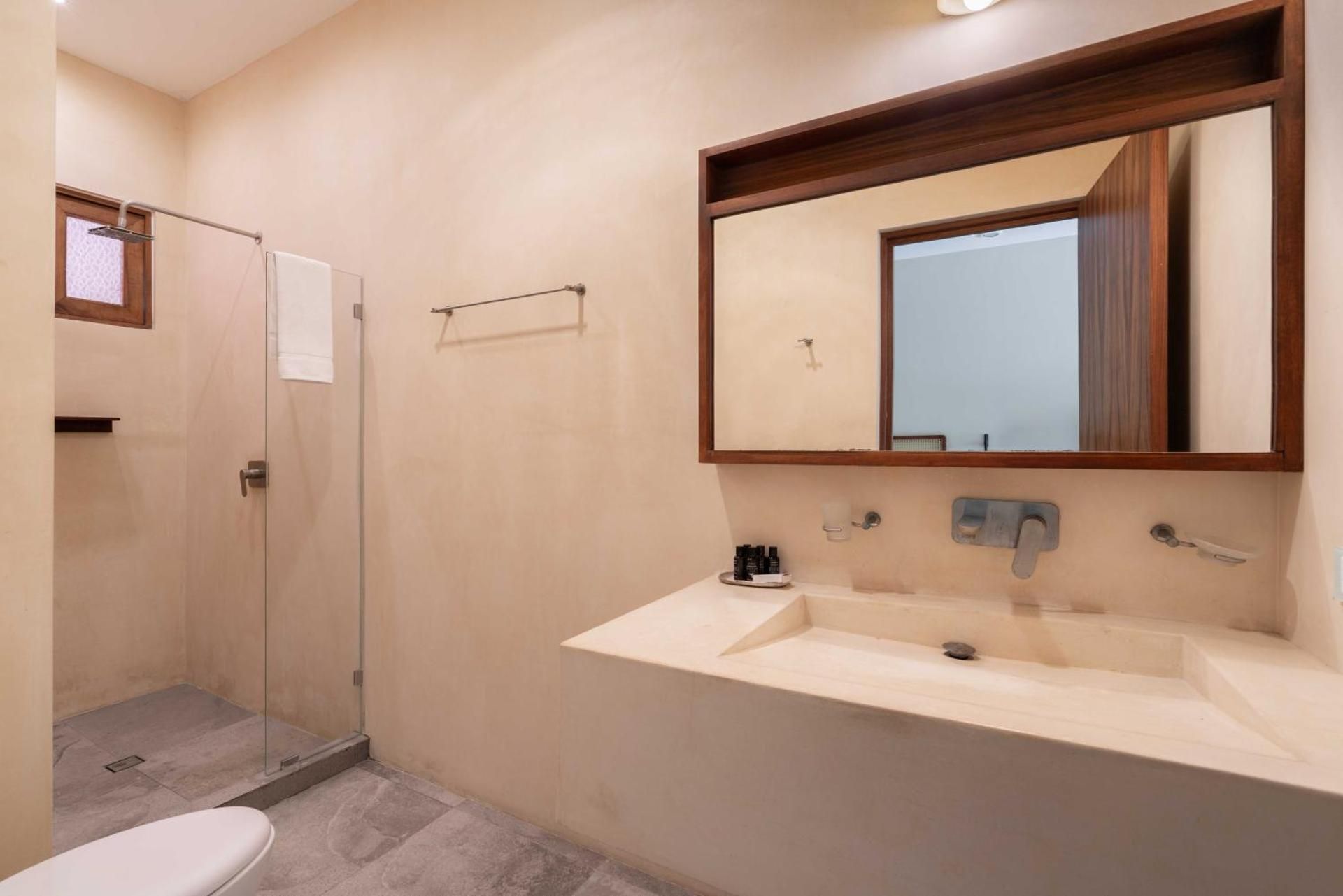 Superior King Suite