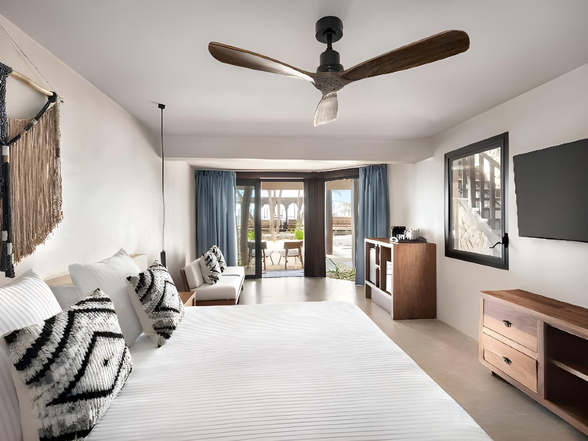 Casa Zamna Ocean Front Junior Suite King