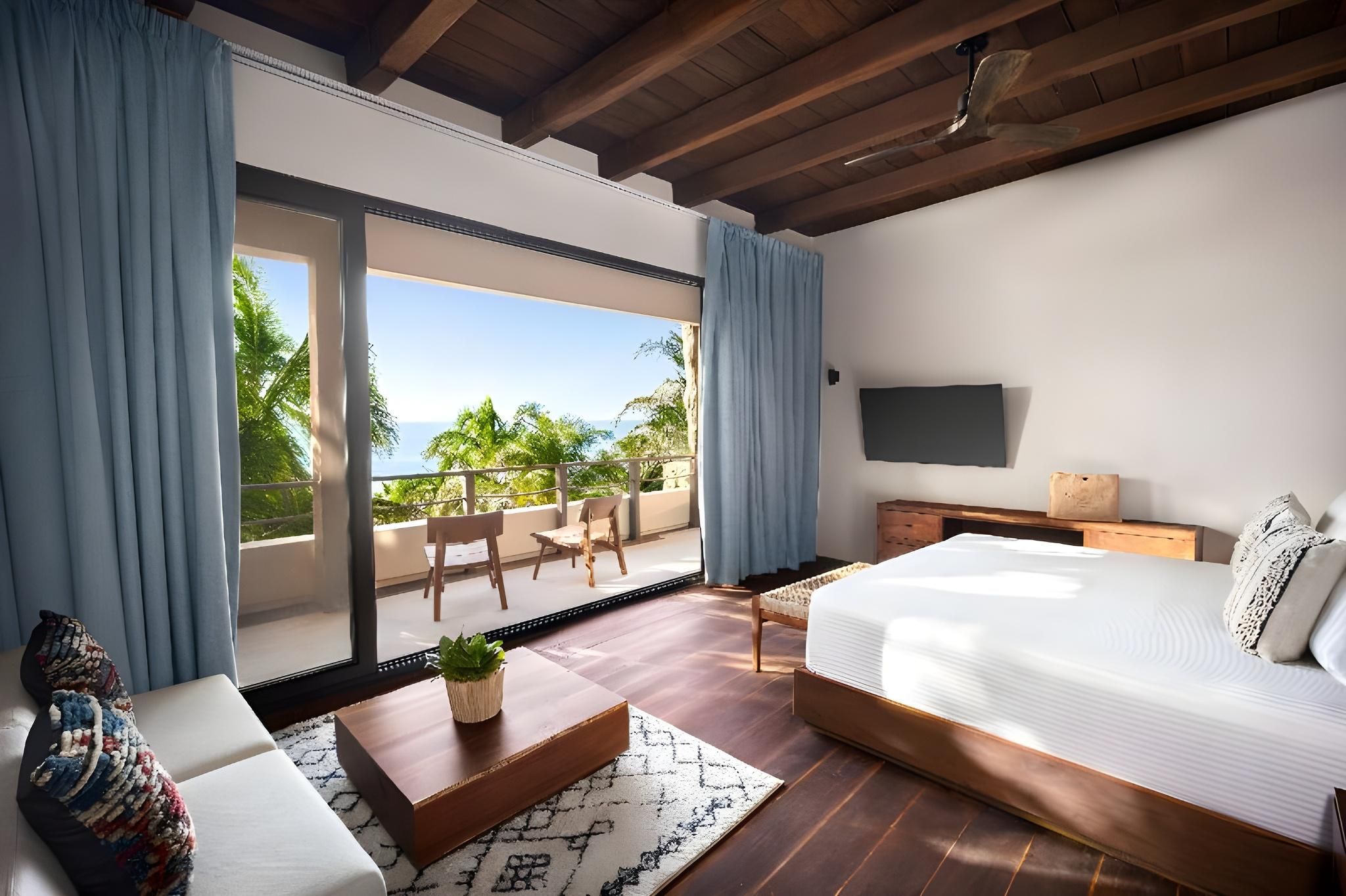 Casa Zamna Ocean Front Master Suite King