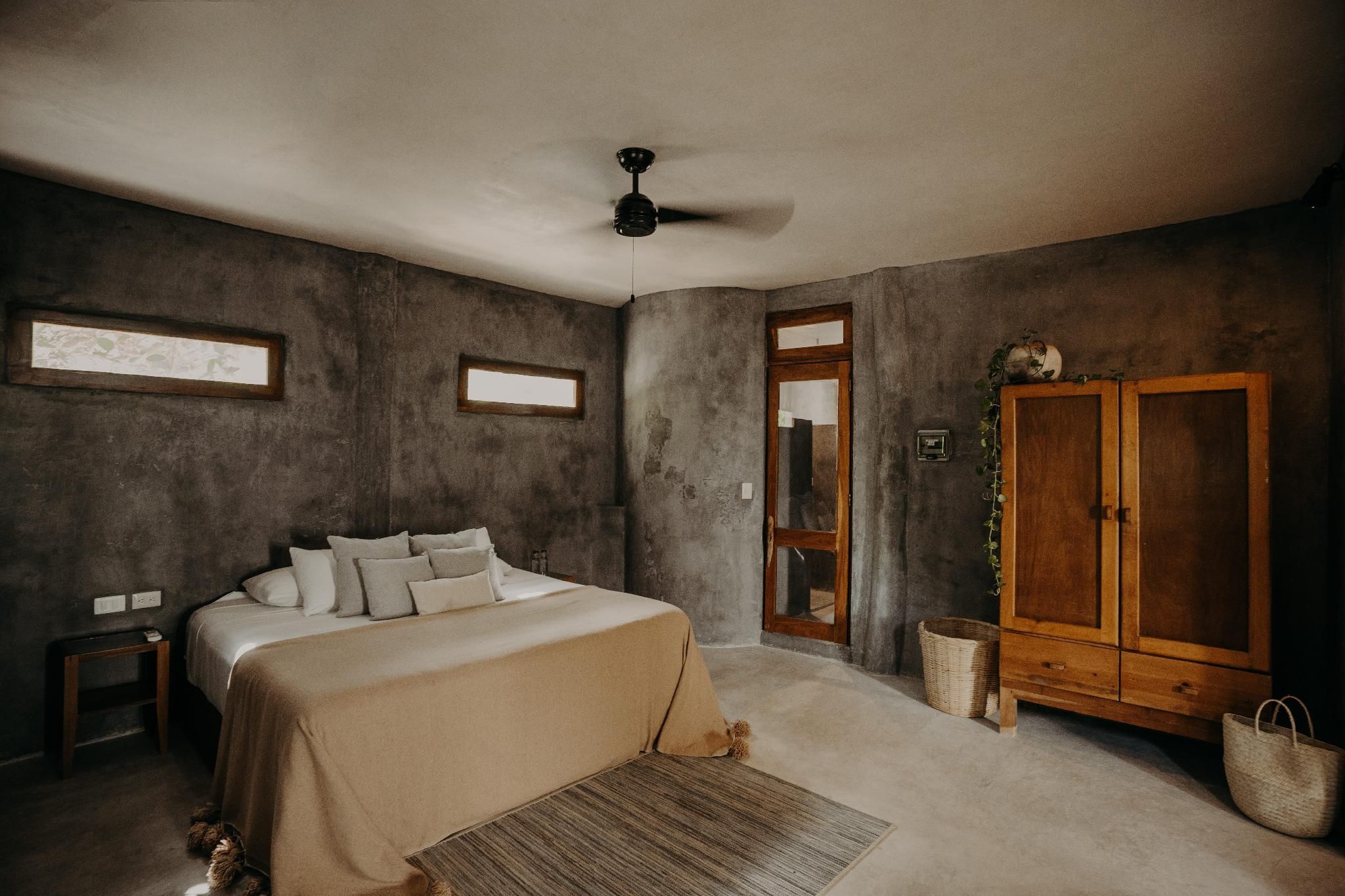 Luxe 1-Bedroom King Suite