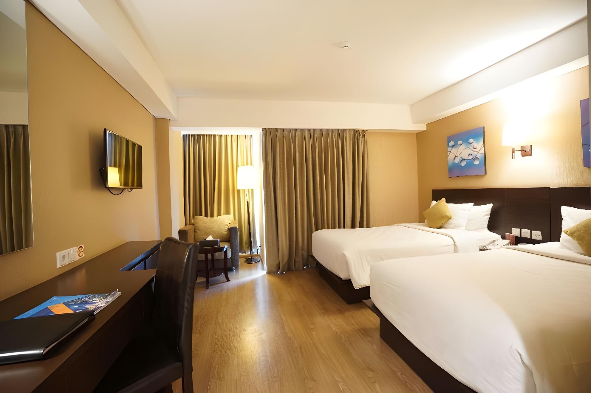2 Single Beds, Smoking Room, Superior Room, Shower Only