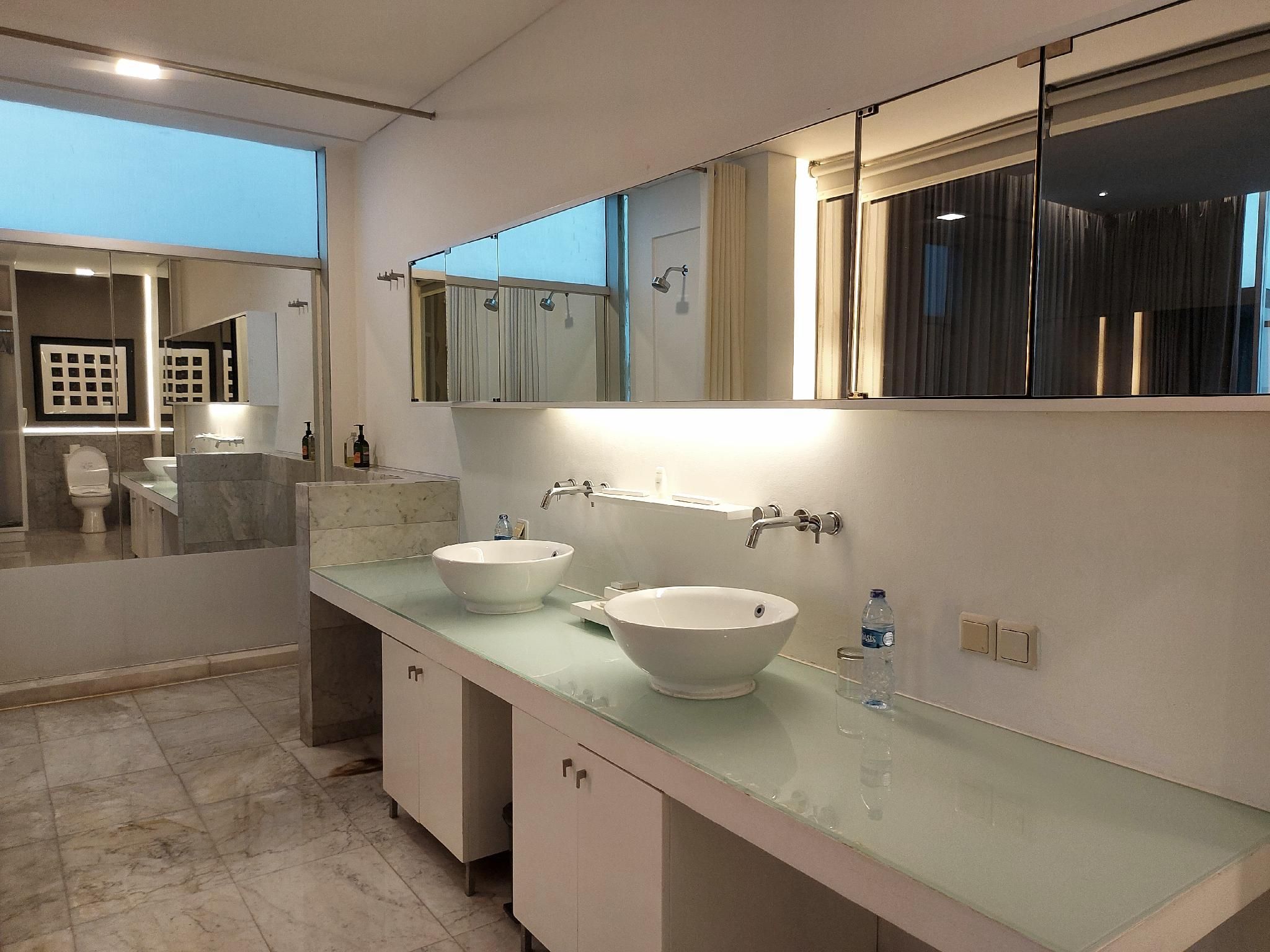 Edge Apartment