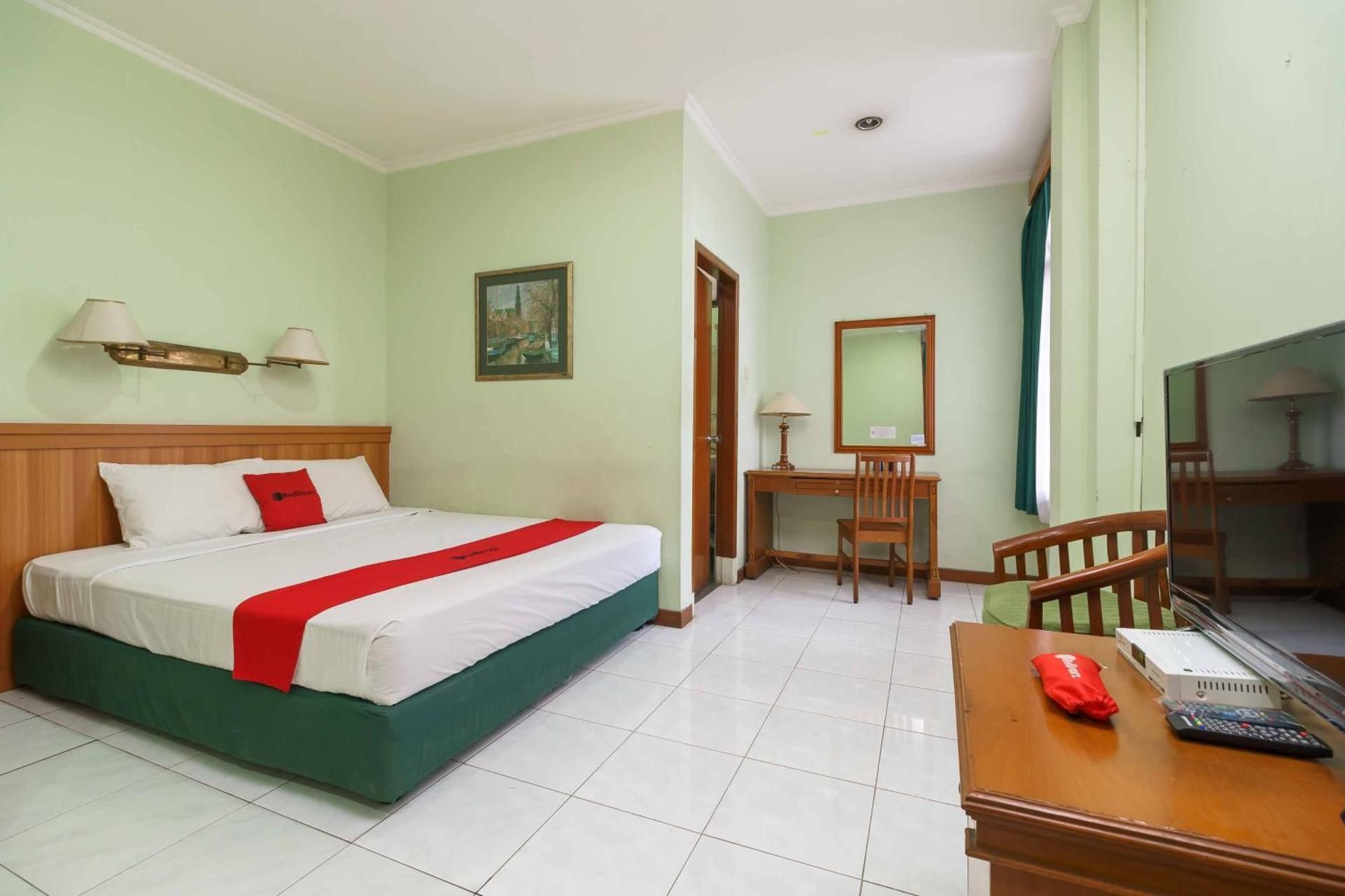 RedDoorz Room