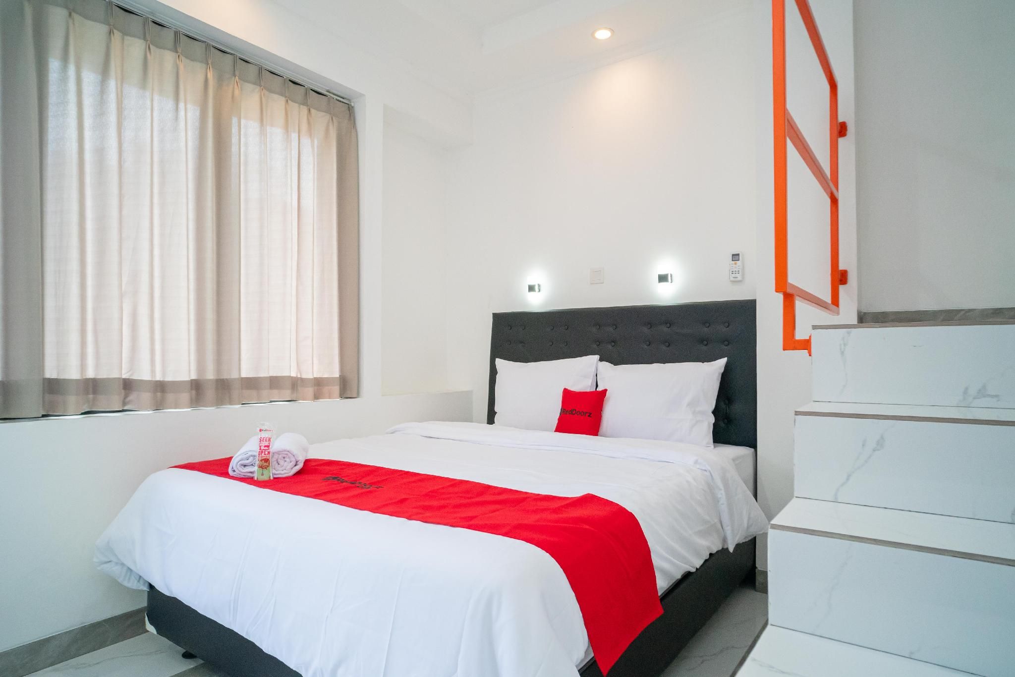 RedDoorz Room