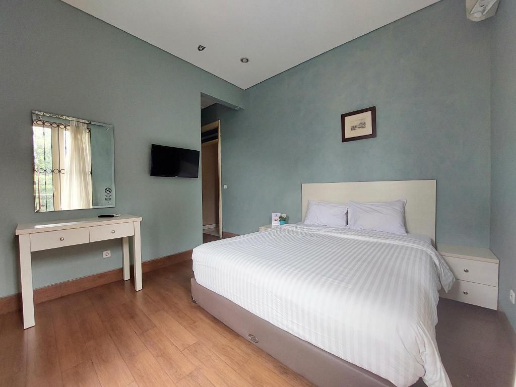 Saffron Suites Syariah Superior Double Room with Shower - Non-Smoking