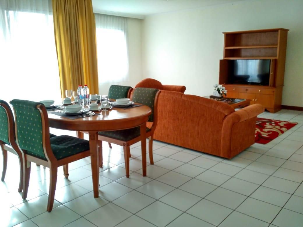 Food & Dining