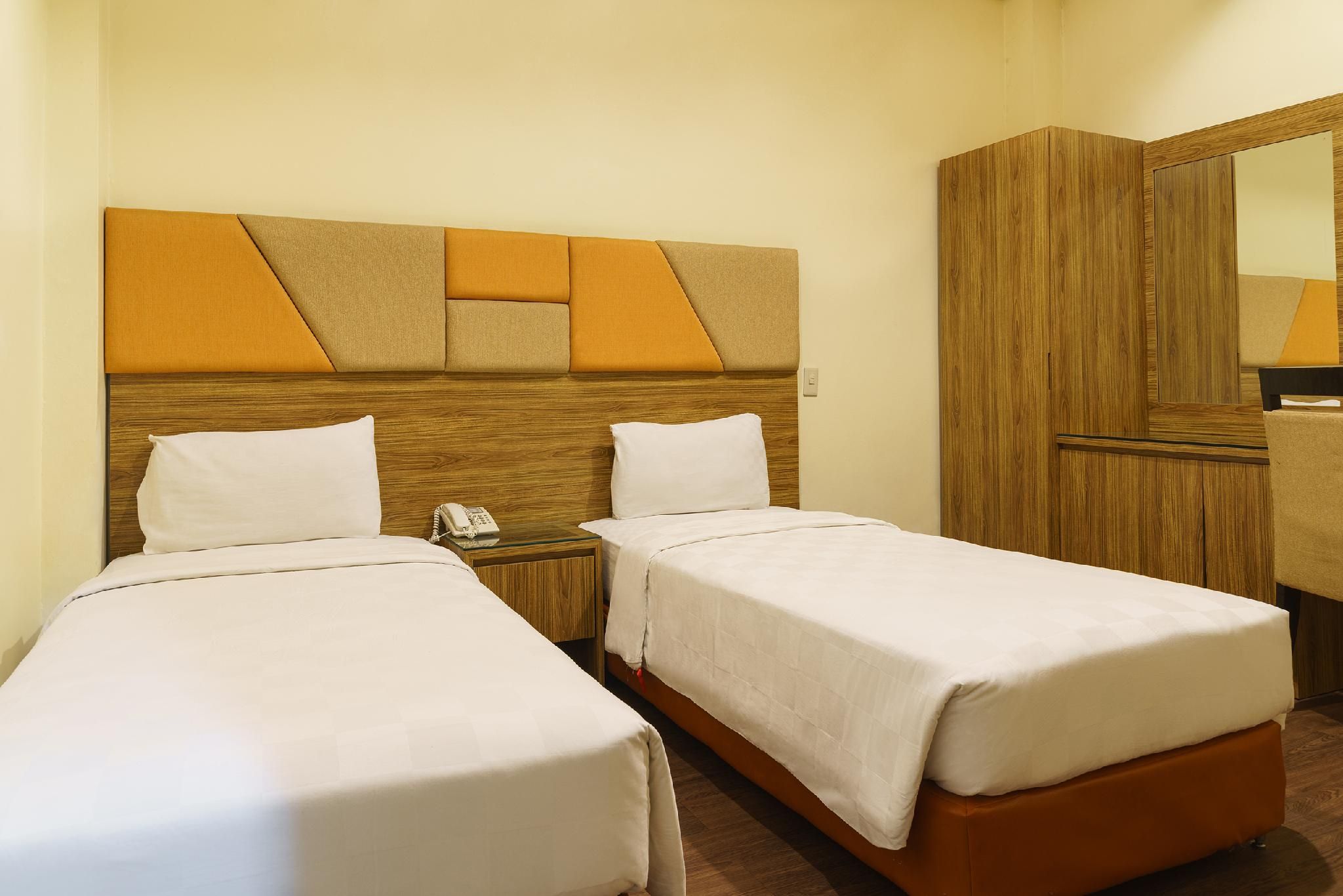 Standard Twin Room