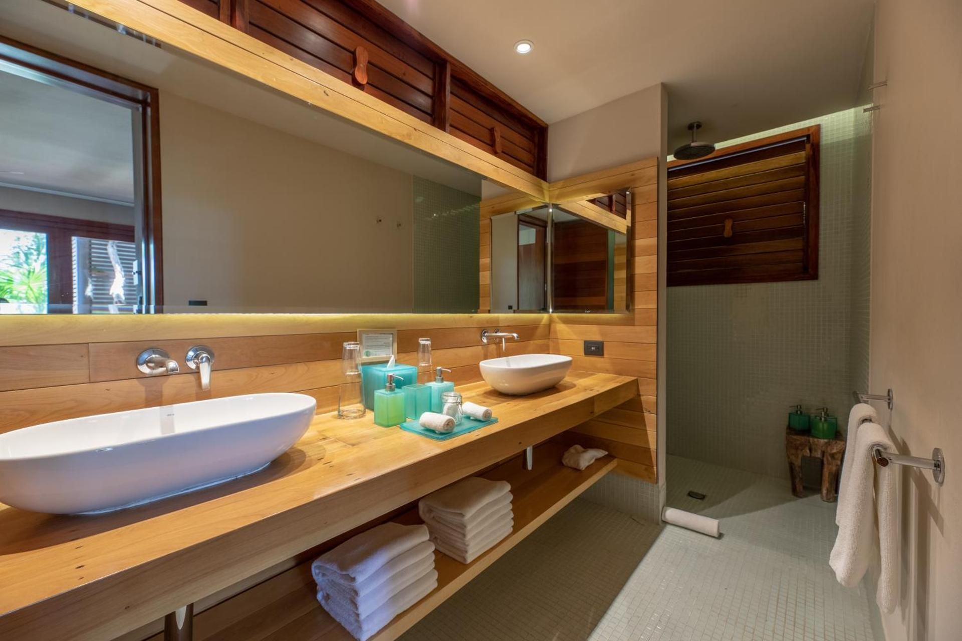 Jungle View with Refreshing Jet Tub
