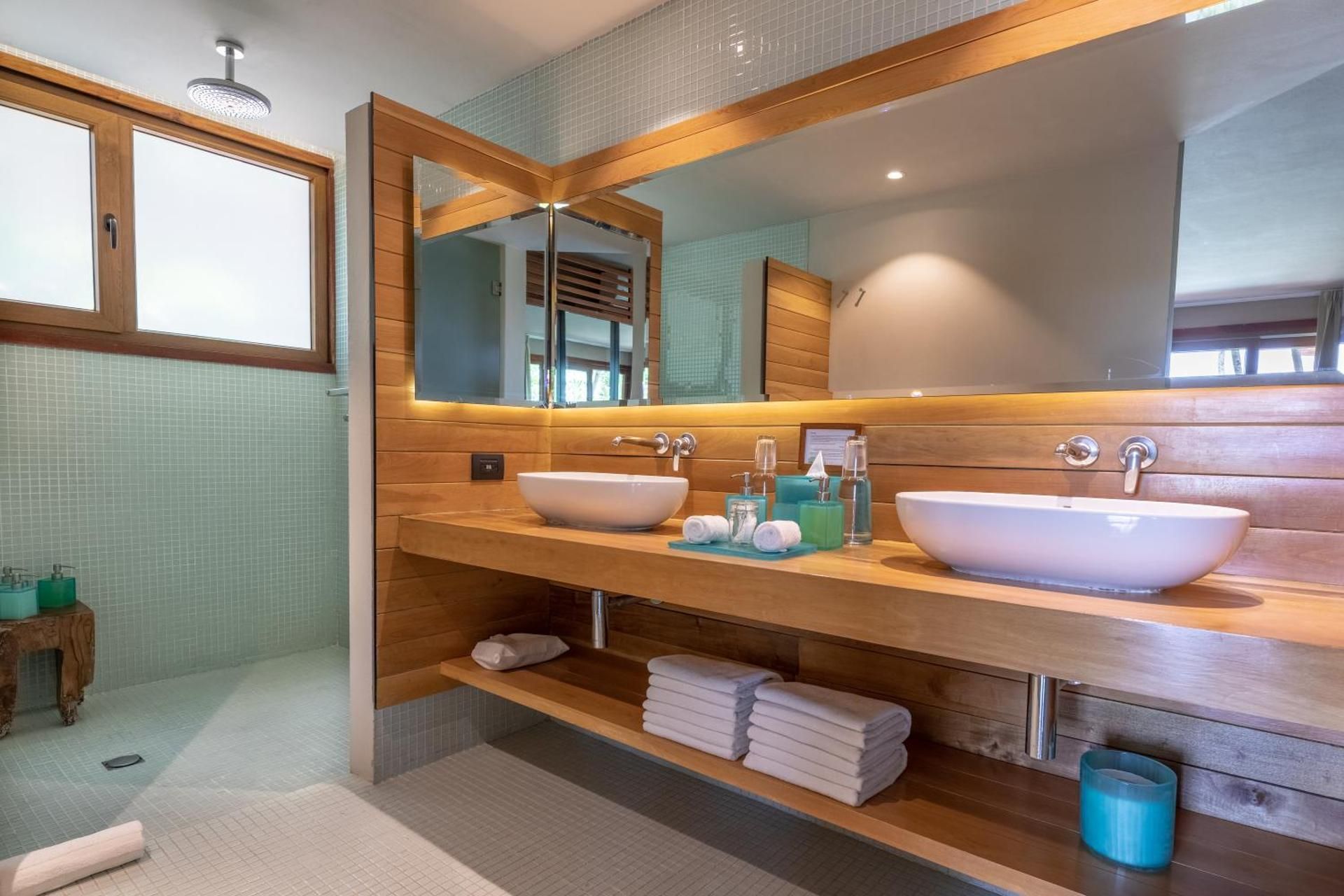 Sea View with Refreshing Jet Tub