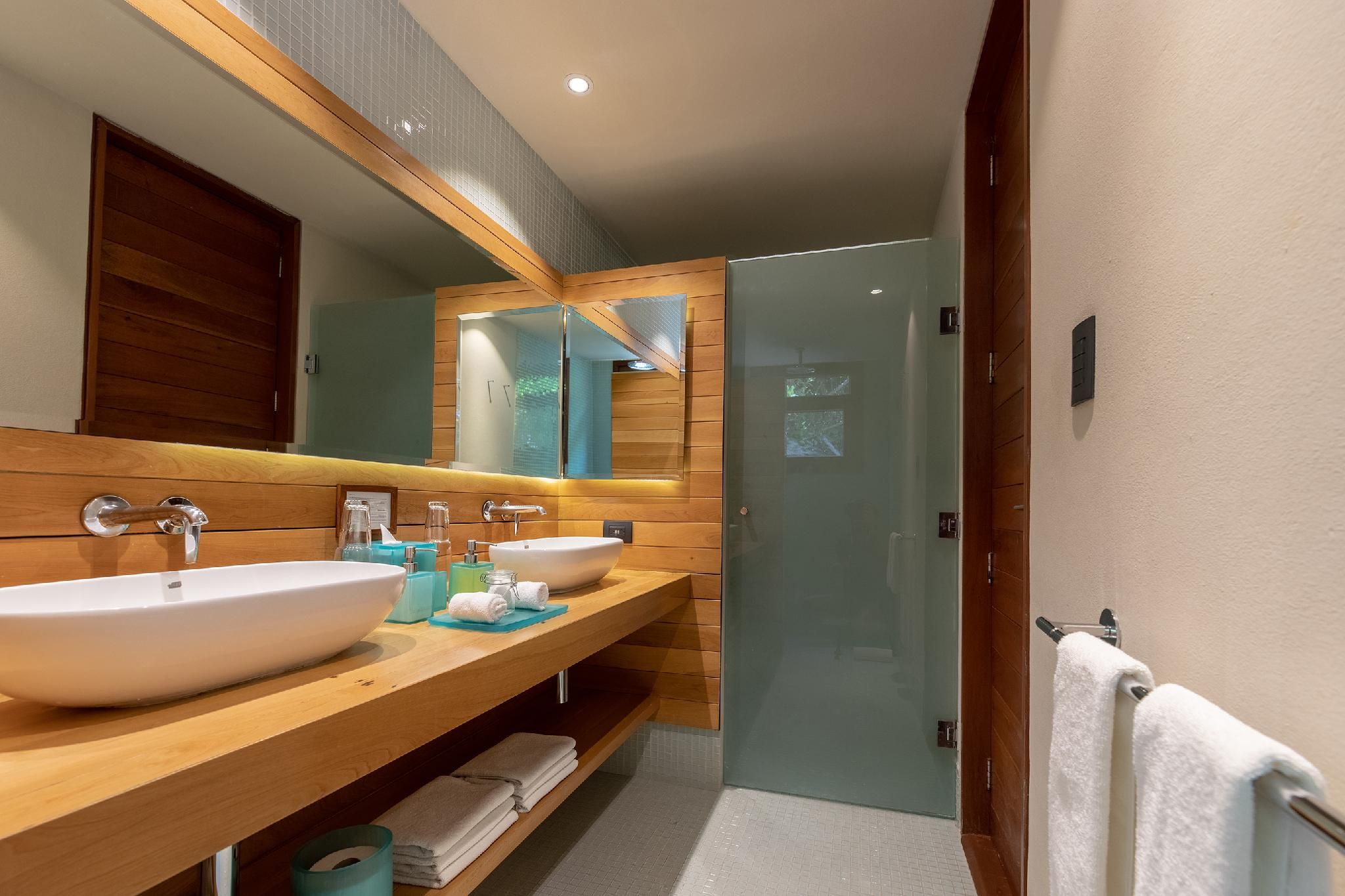 Jungle View Room
