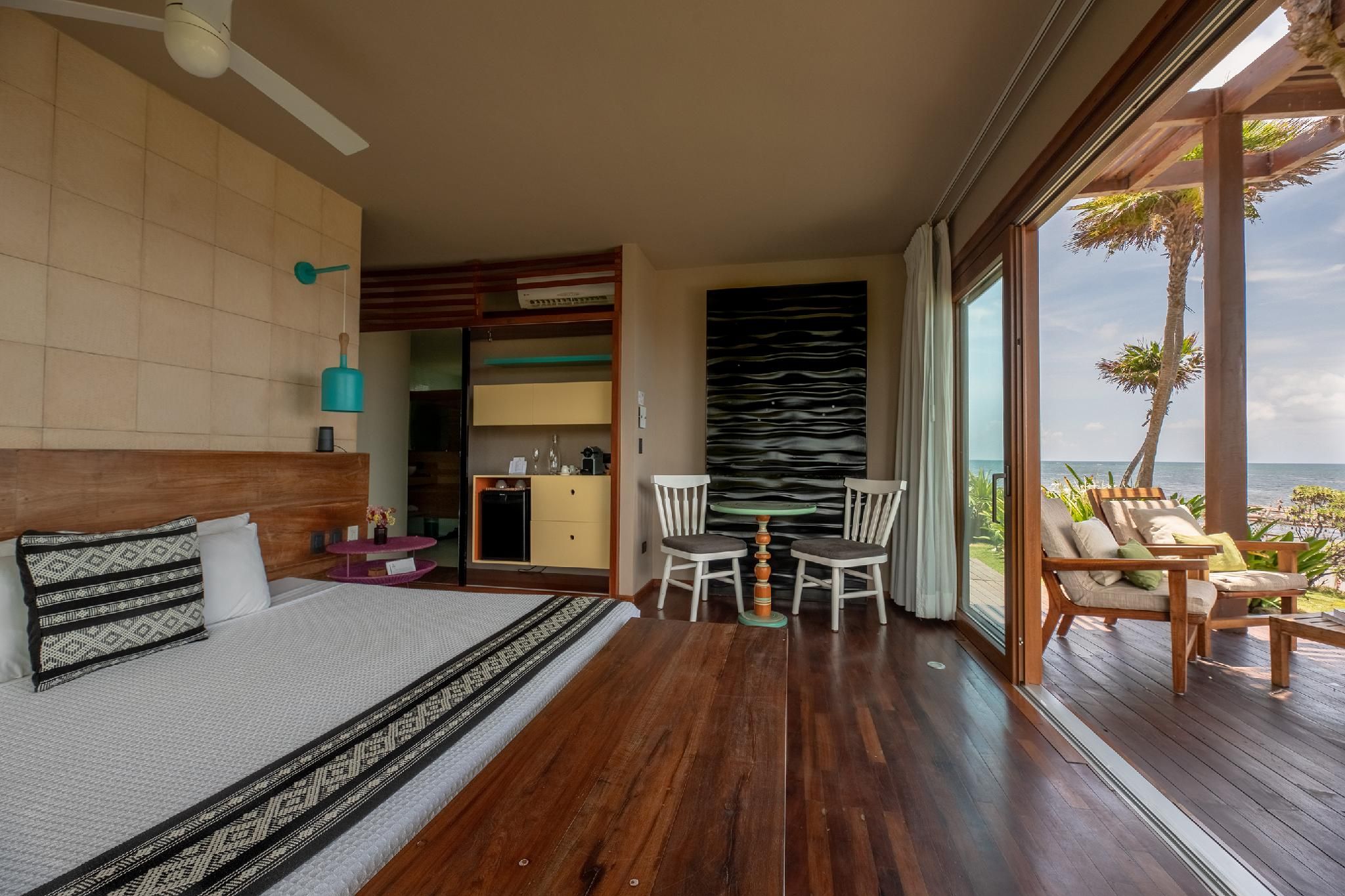 Seafront with Plunge Pool