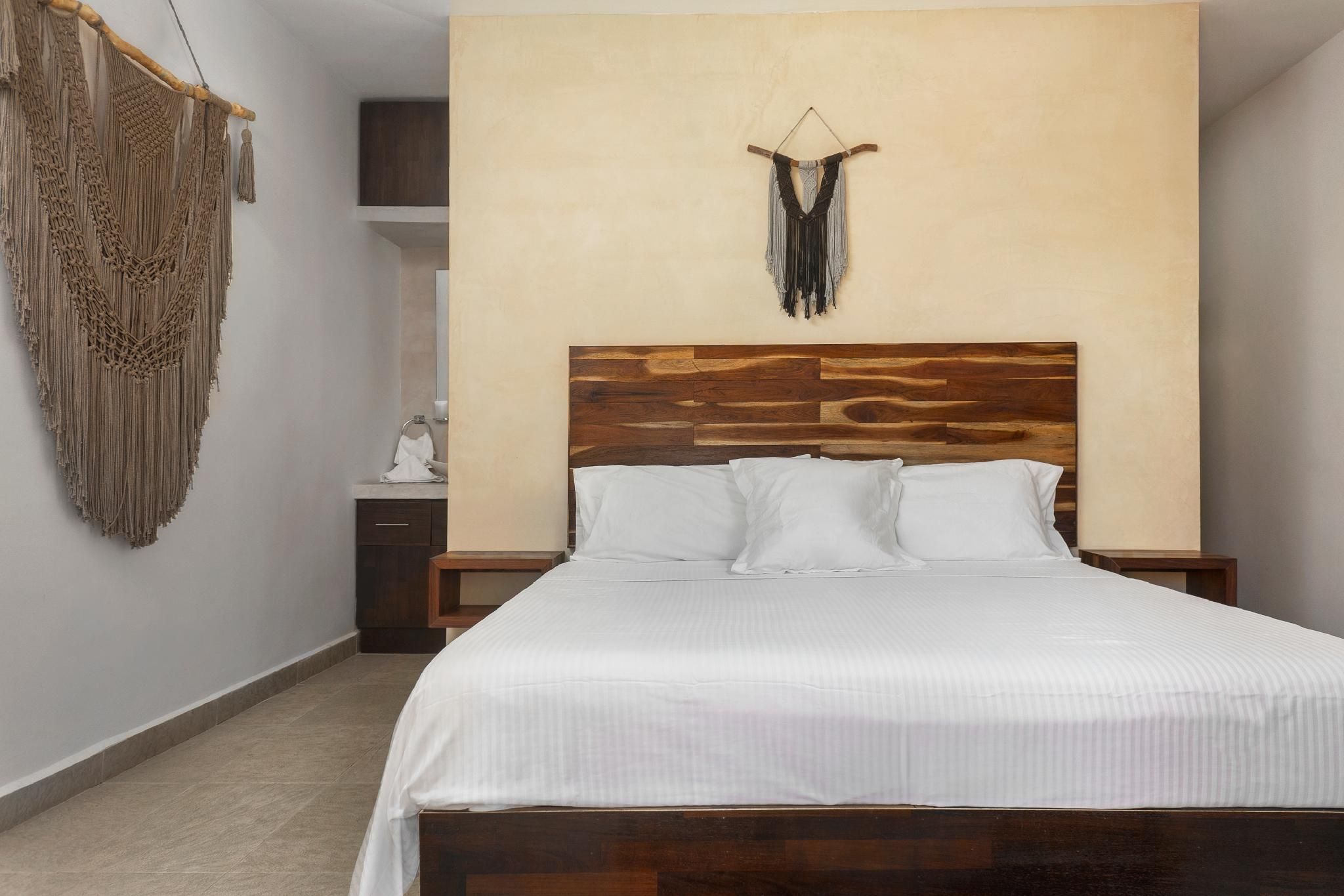 Deluxe King Suite