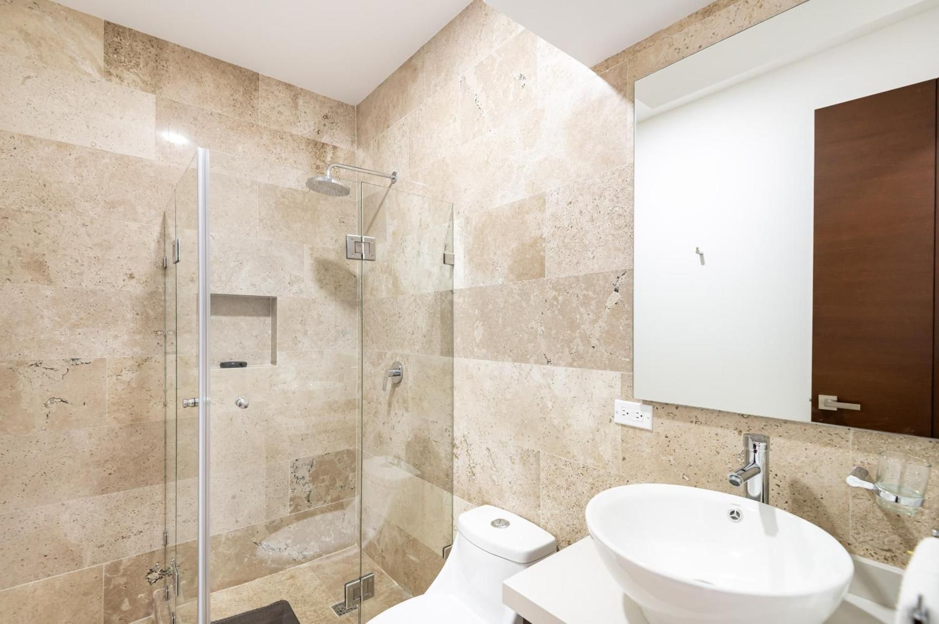 Two-Bedroom Deluxe Apartment with Balcony