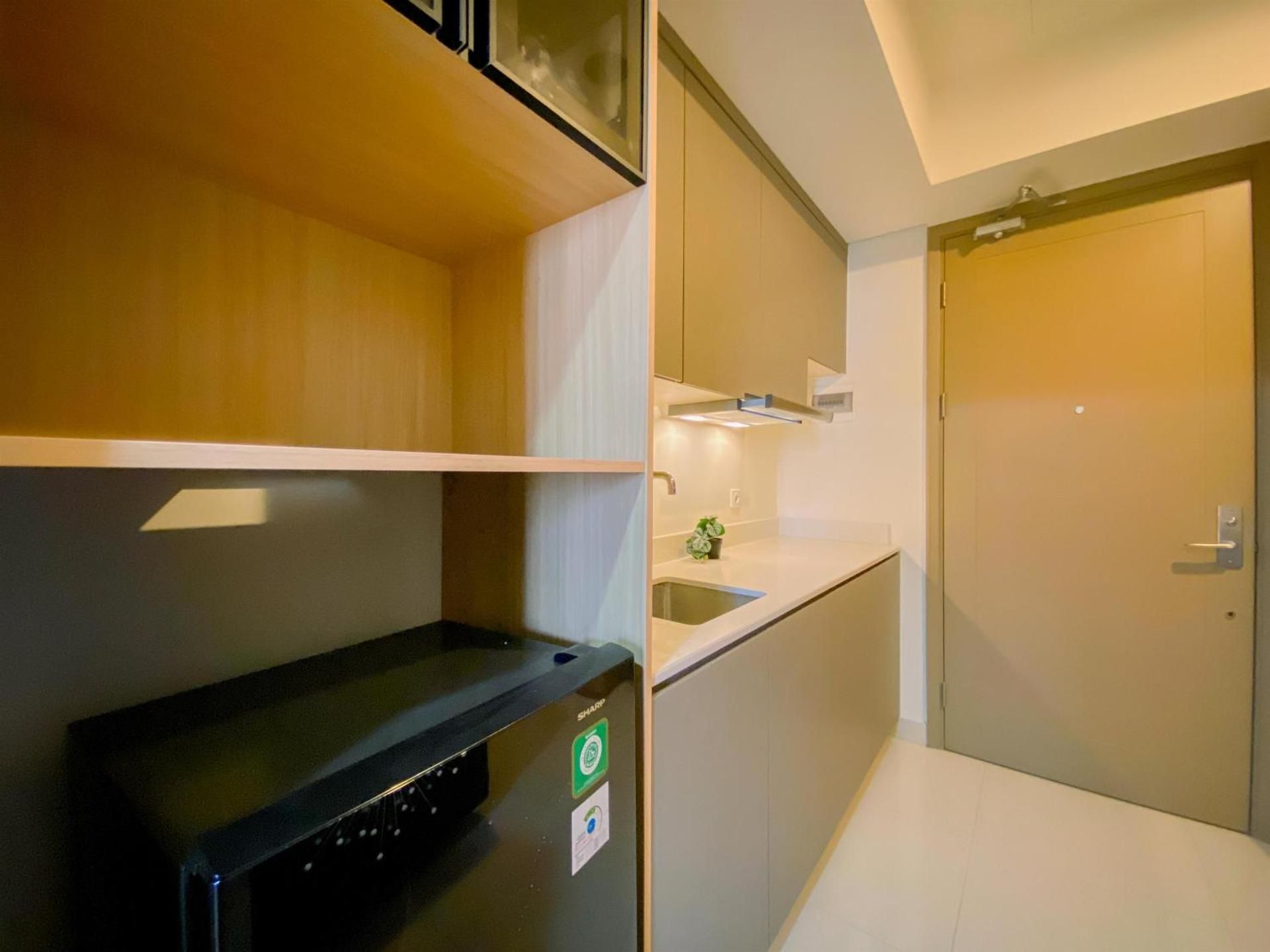 Good Place & Modern 1BR Gold Coast Apt By Travelio One-Bedroom Apartment 3