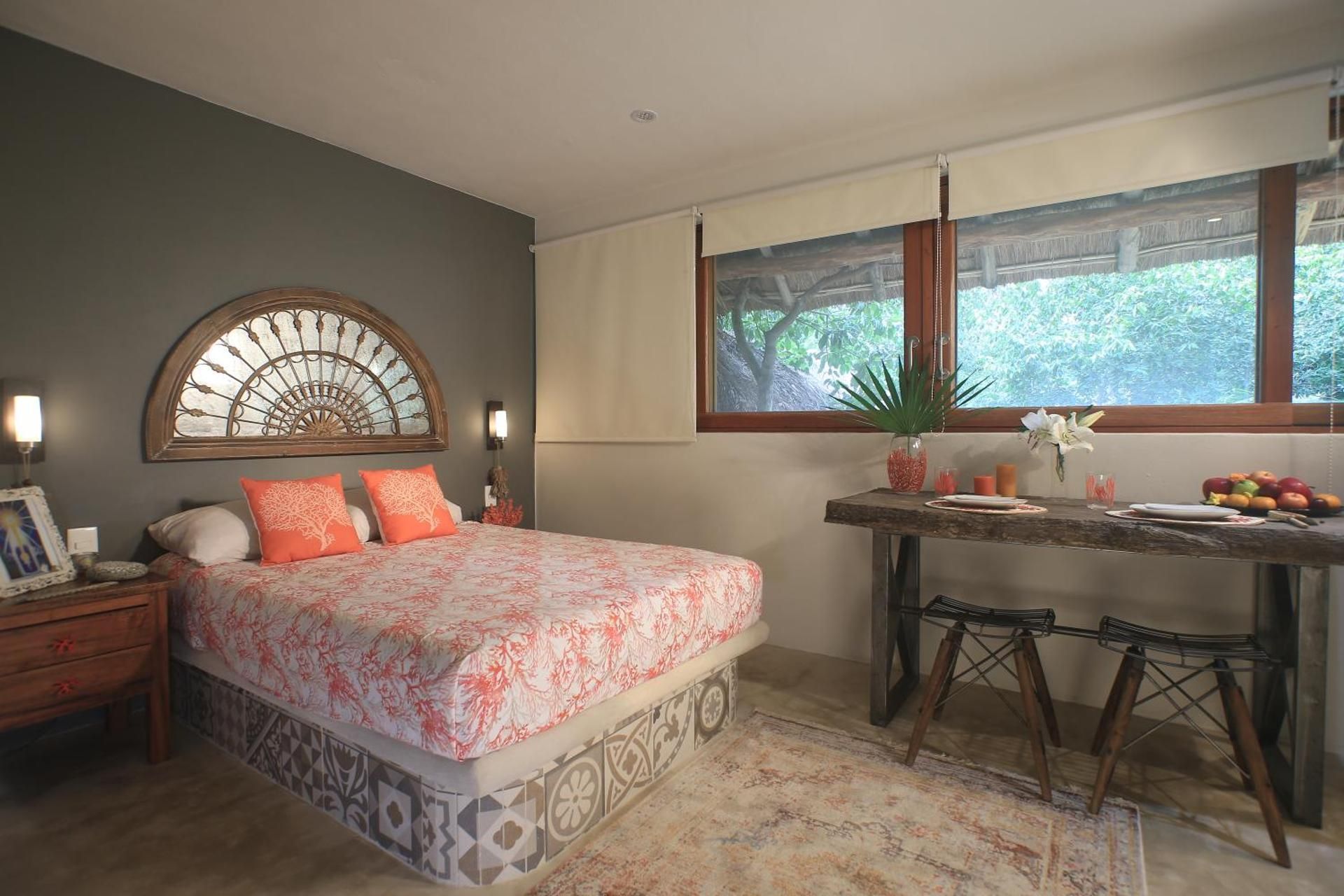 Villa with Garden View