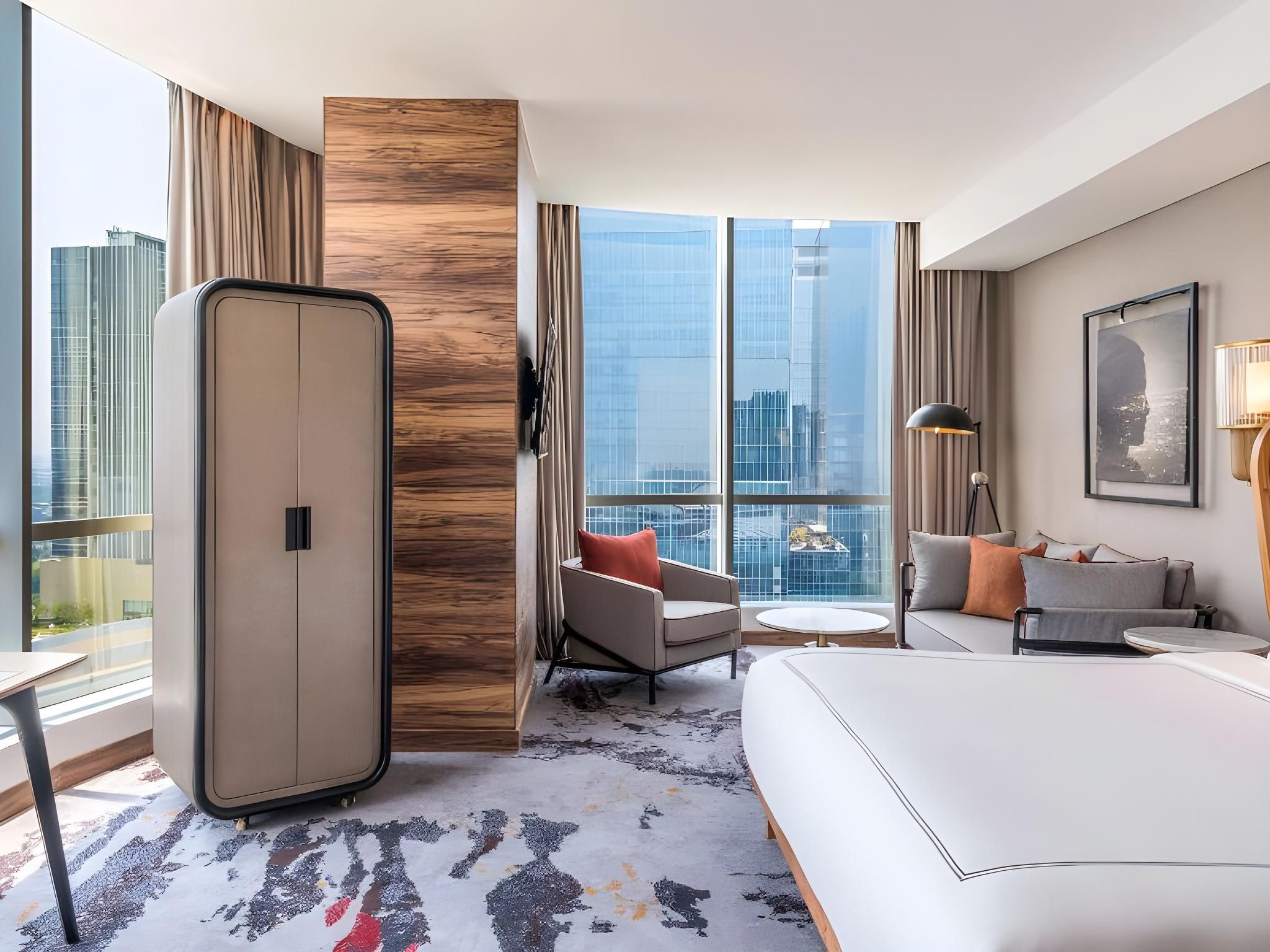 Swissotel Jakarta PIK Avenue Premier Room with 1 King Size Bed 3