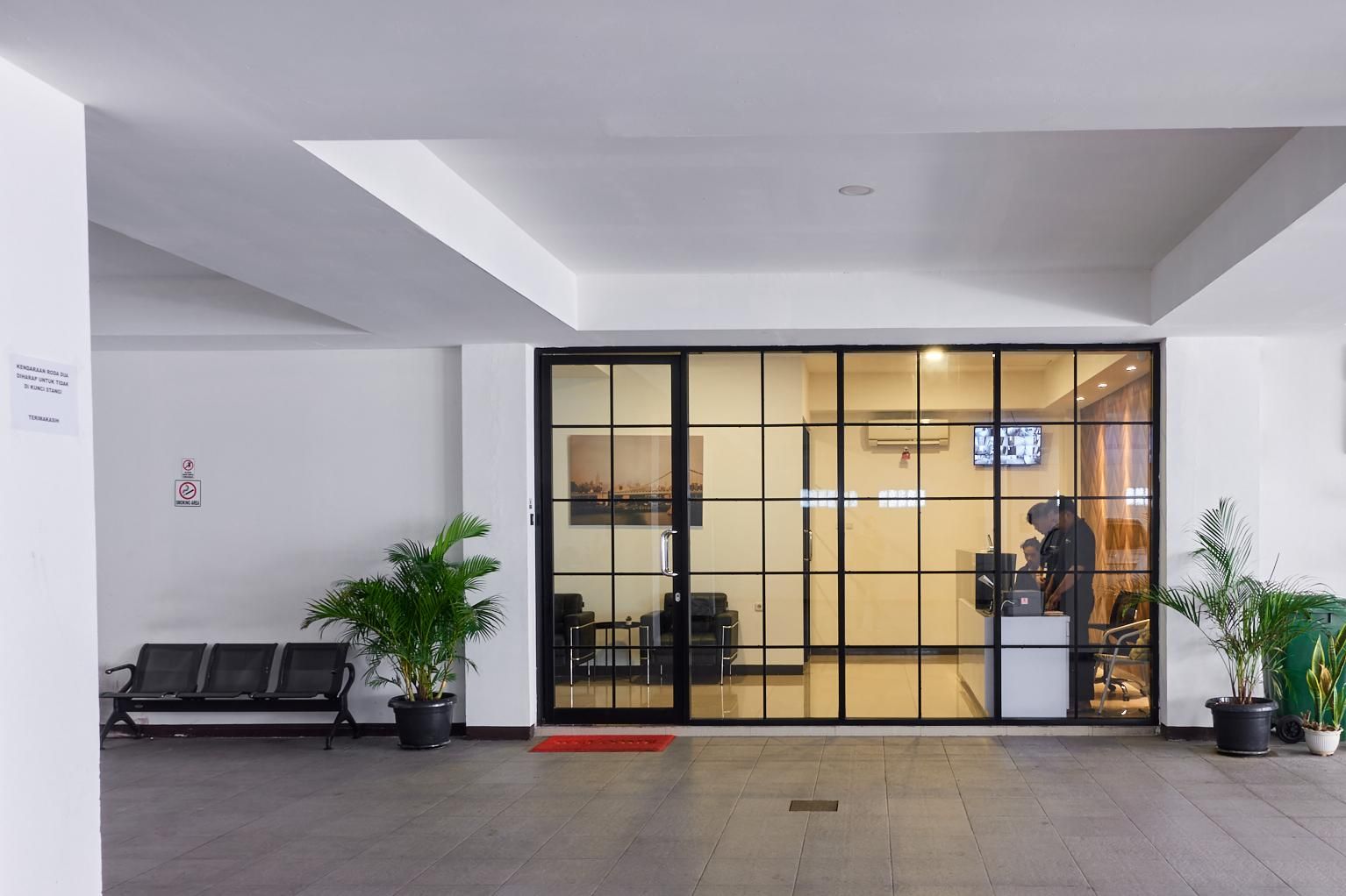 Max Living Cengkareng