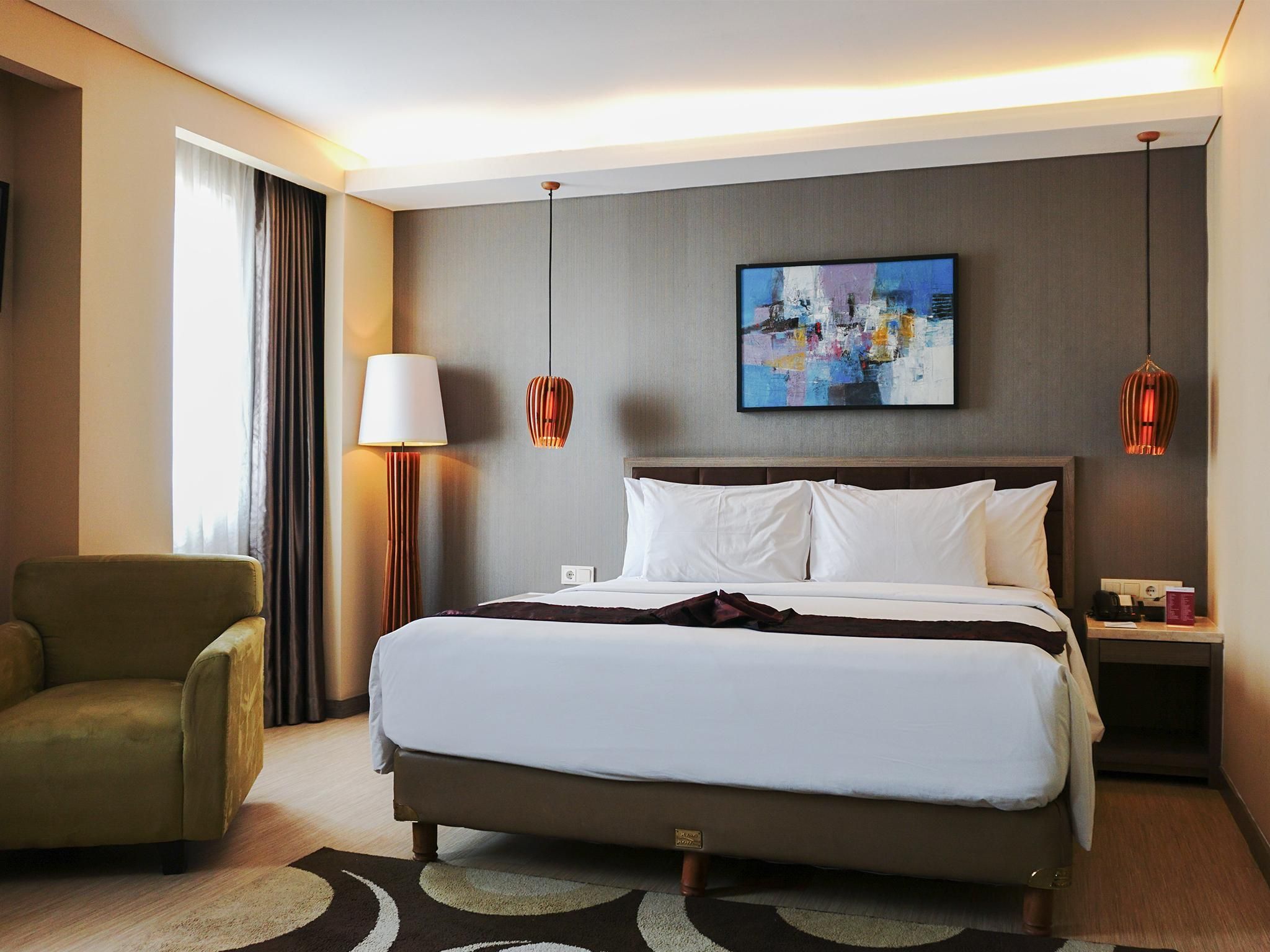 Suite-1 King Bed, Non-Smoking, Executive Room