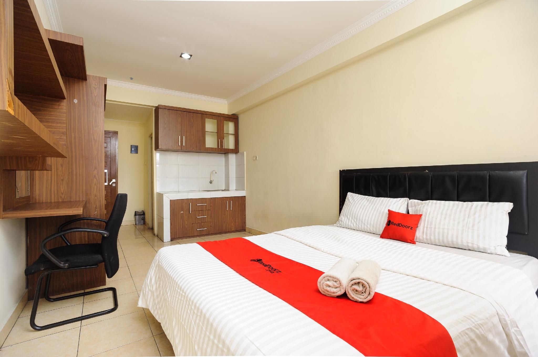 RedDoorz Room