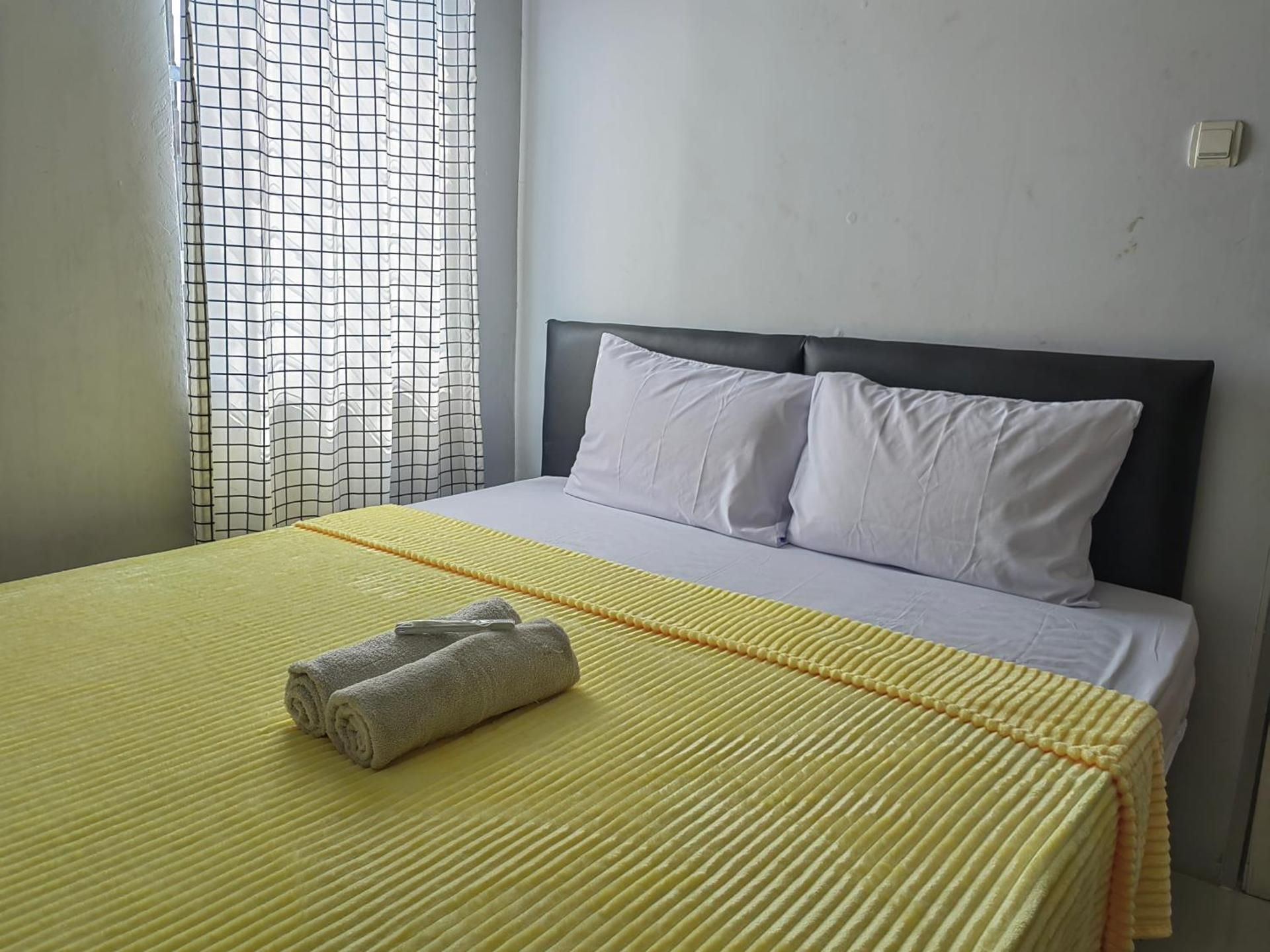 One-Bedroom Loft Apartment with Balcony