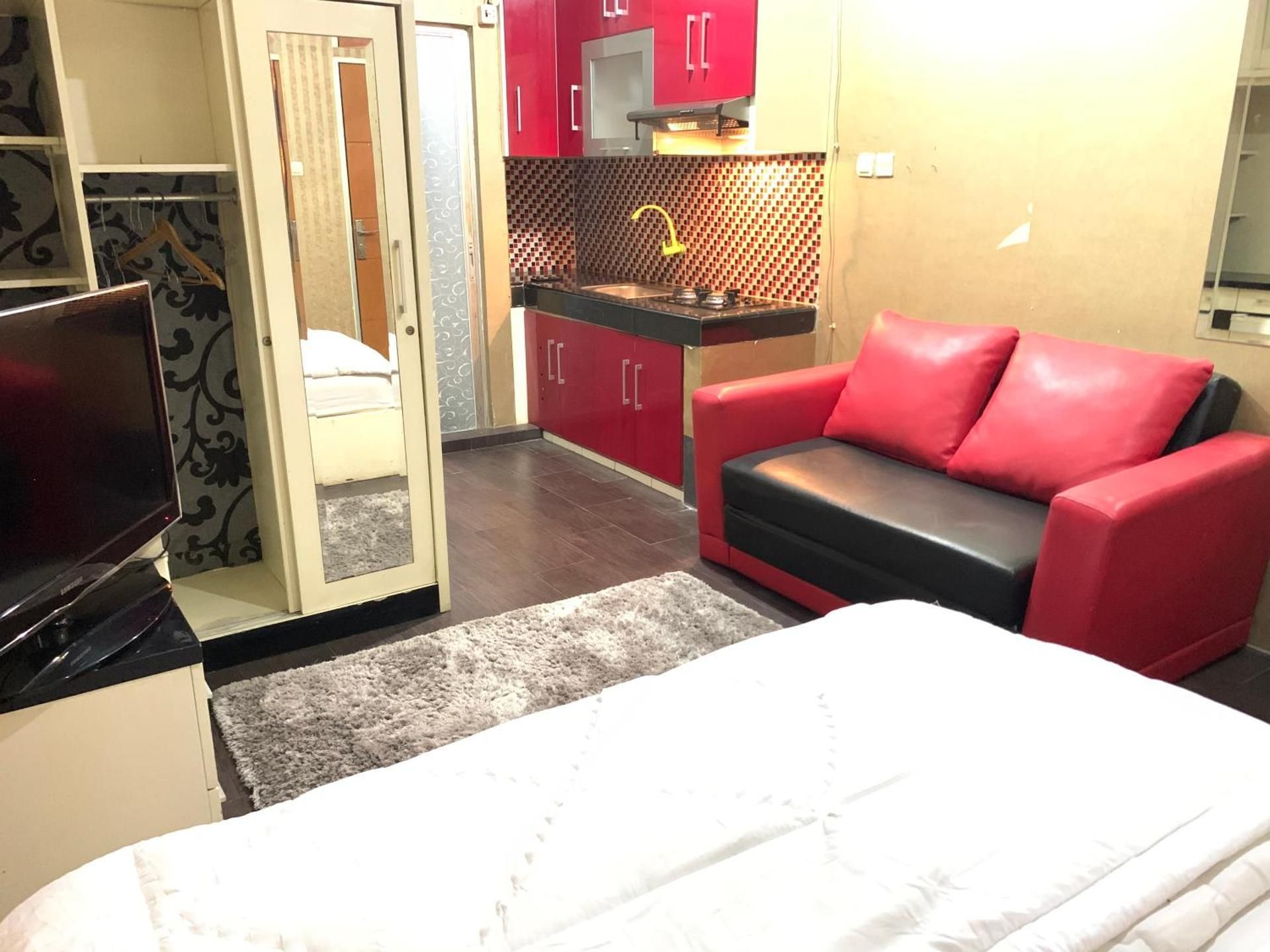 Deluxe Studio