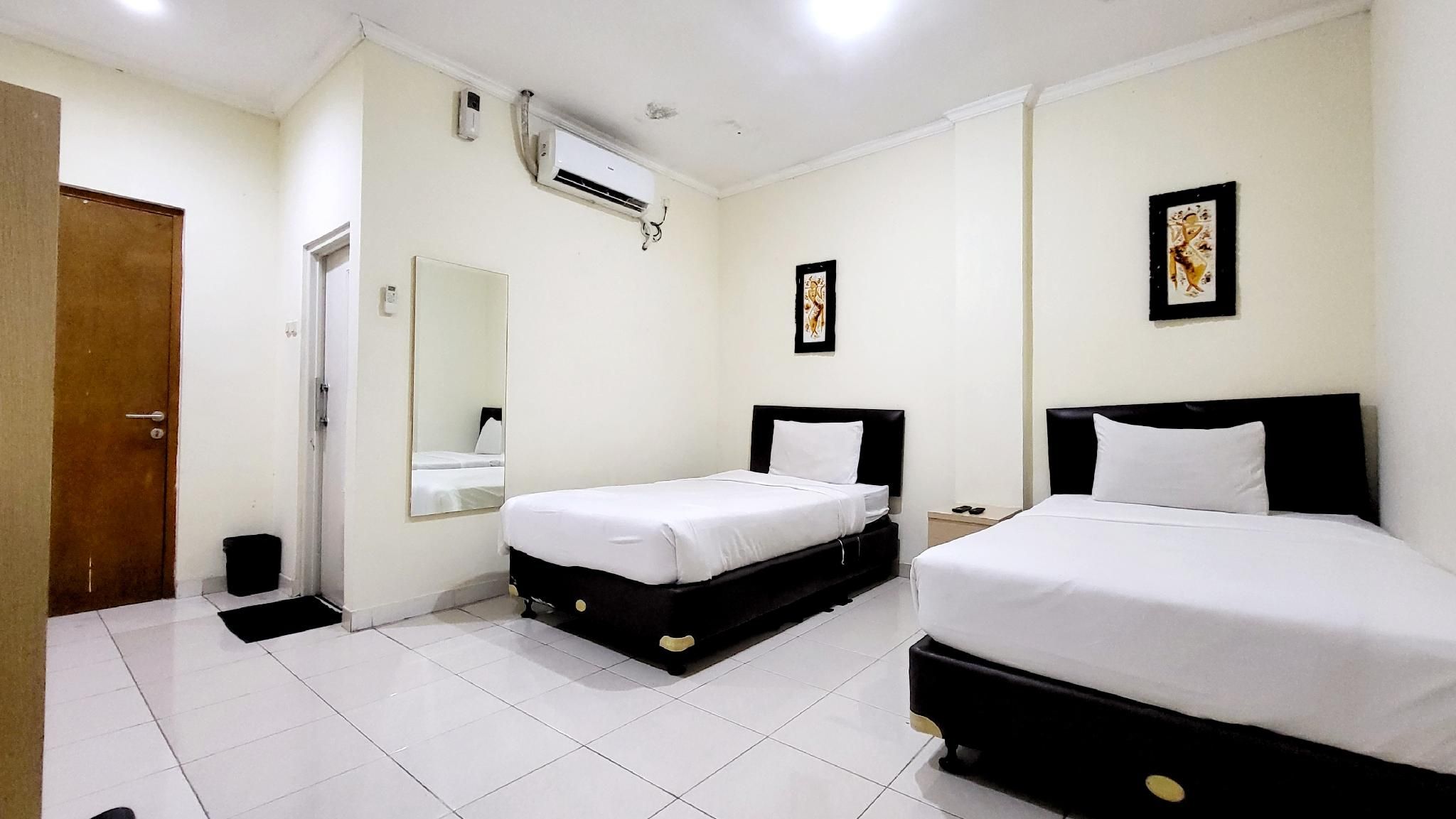 Standard Twin Room